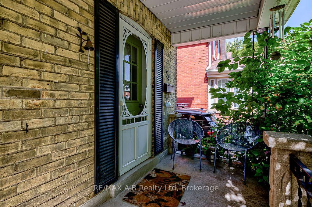 Photo 7 of 54 Mcnab Street S, Stratford — HOMEH