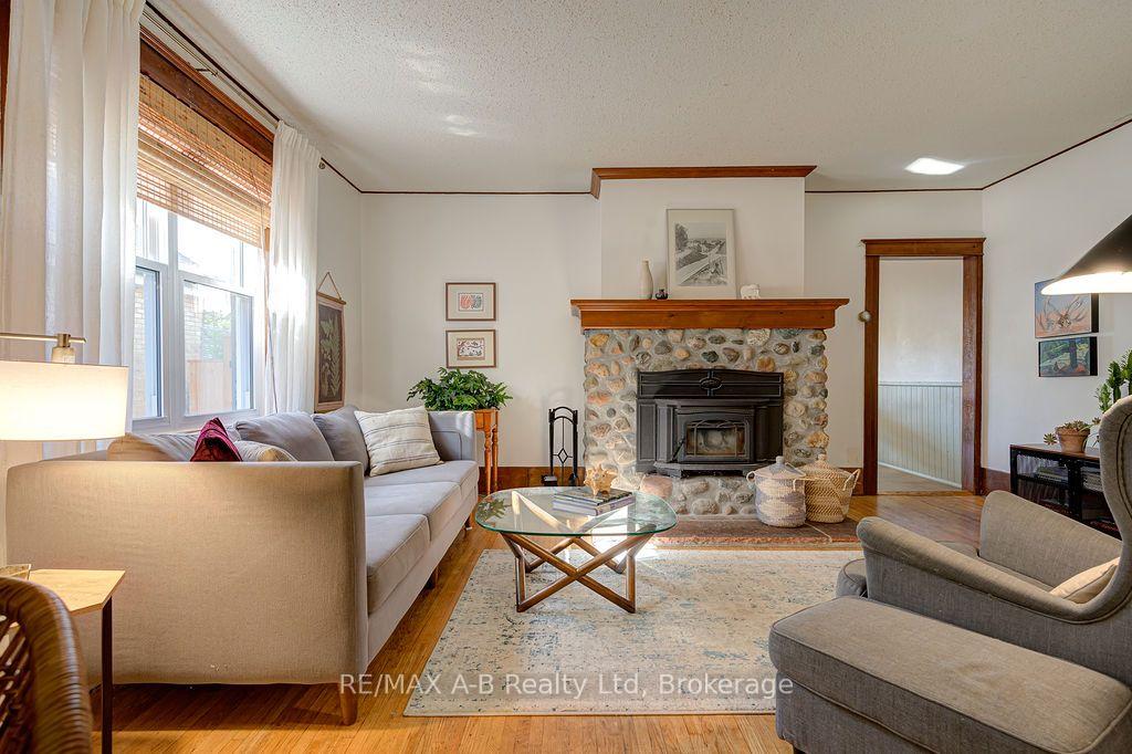 Photo 15 of 54 Mcnab Street S, Stratford — HOMEH