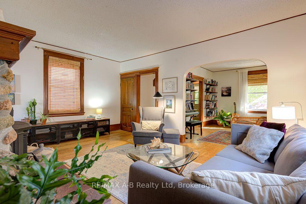 Photo 17 of 54 Mcnab Street S, Stratford — HOMEH
