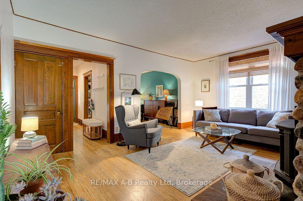 Photo 18 of 54 Mcnab Street S, Stratford — HOMEH