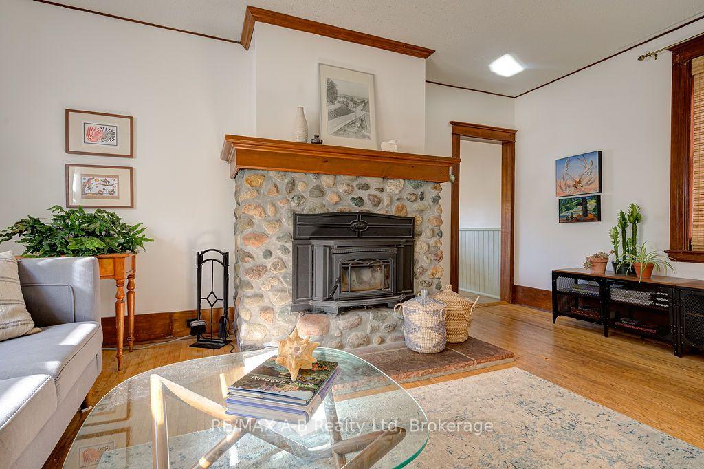 Photo 19 of 54 Mcnab Street S, Stratford — HOMEH