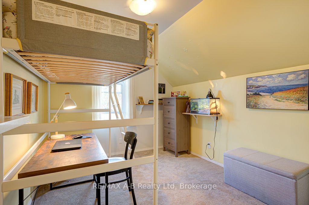 Photo 29 of 54 Mcnab Street S, Stratford — HOMEH
