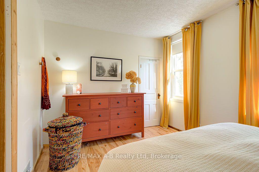 Photo 32 of 54 Mcnab Street S, Stratford — HOMEH