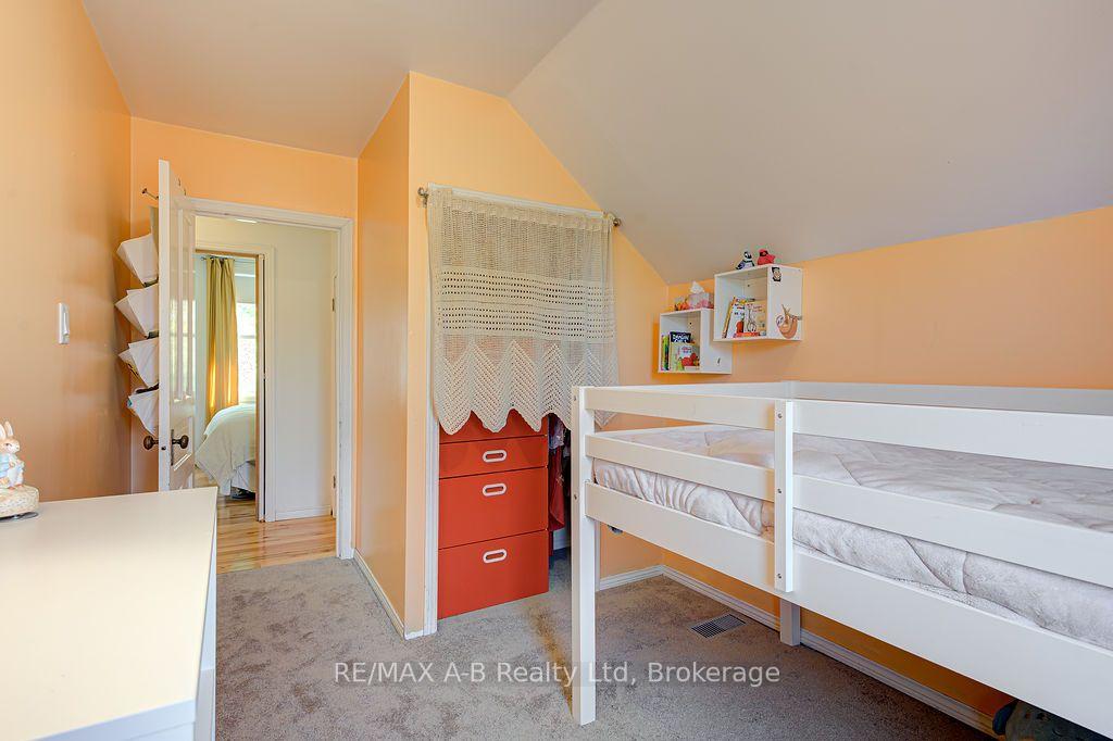 Photo 36 of 54 Mcnab Street S, Stratford — HOMEH