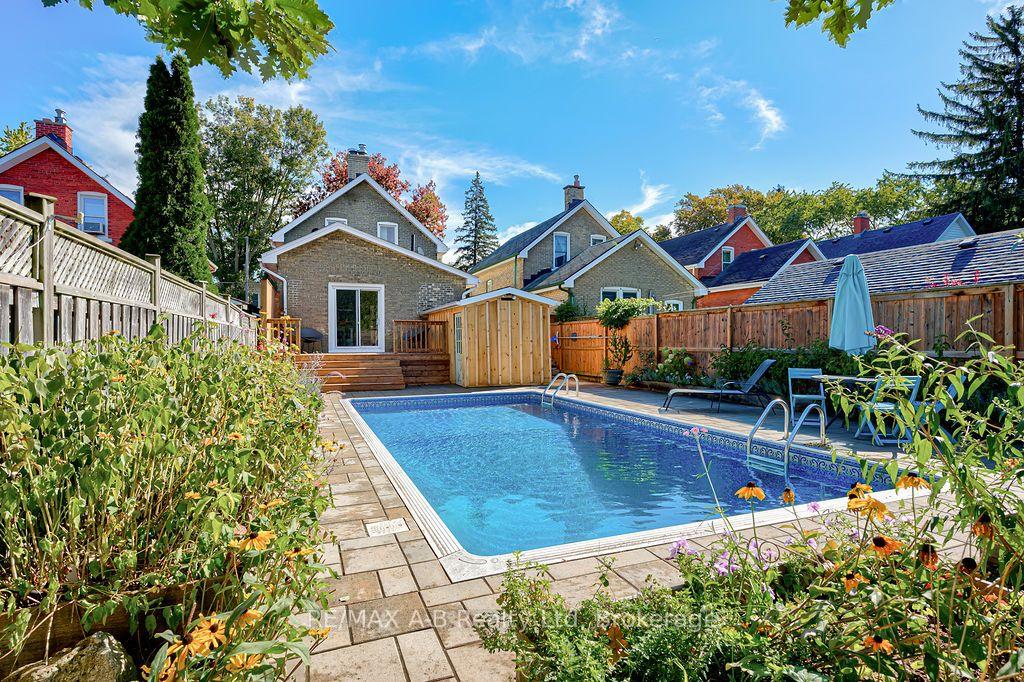 Photo 38 of 54 Mcnab Street S, Stratford — HOMEH