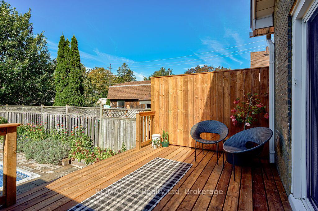 Photo 43 of 54 Mcnab Street S, Stratford — HOMEH