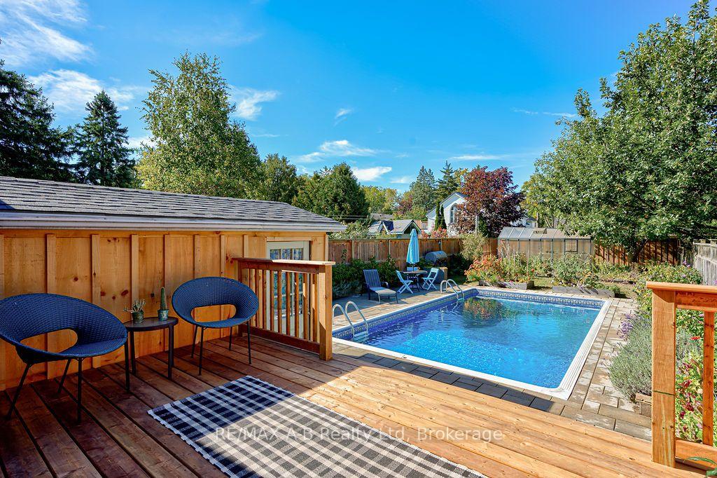 Photo 44 of 54 Mcnab Street S, Stratford — HOMEH