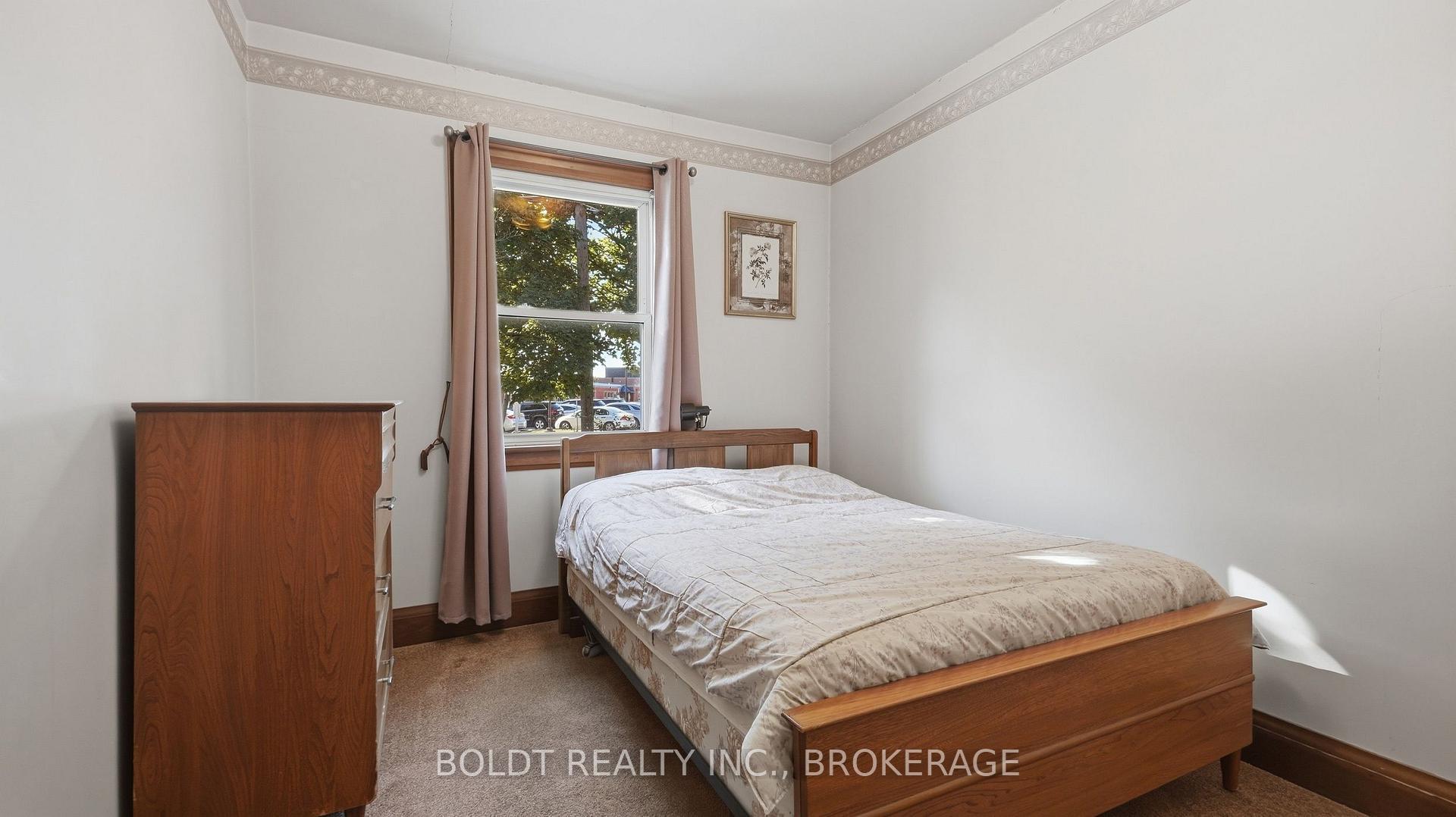 Photo 8 of 86 Rykert Street, St. Catharines, Western Hill — HOMEH