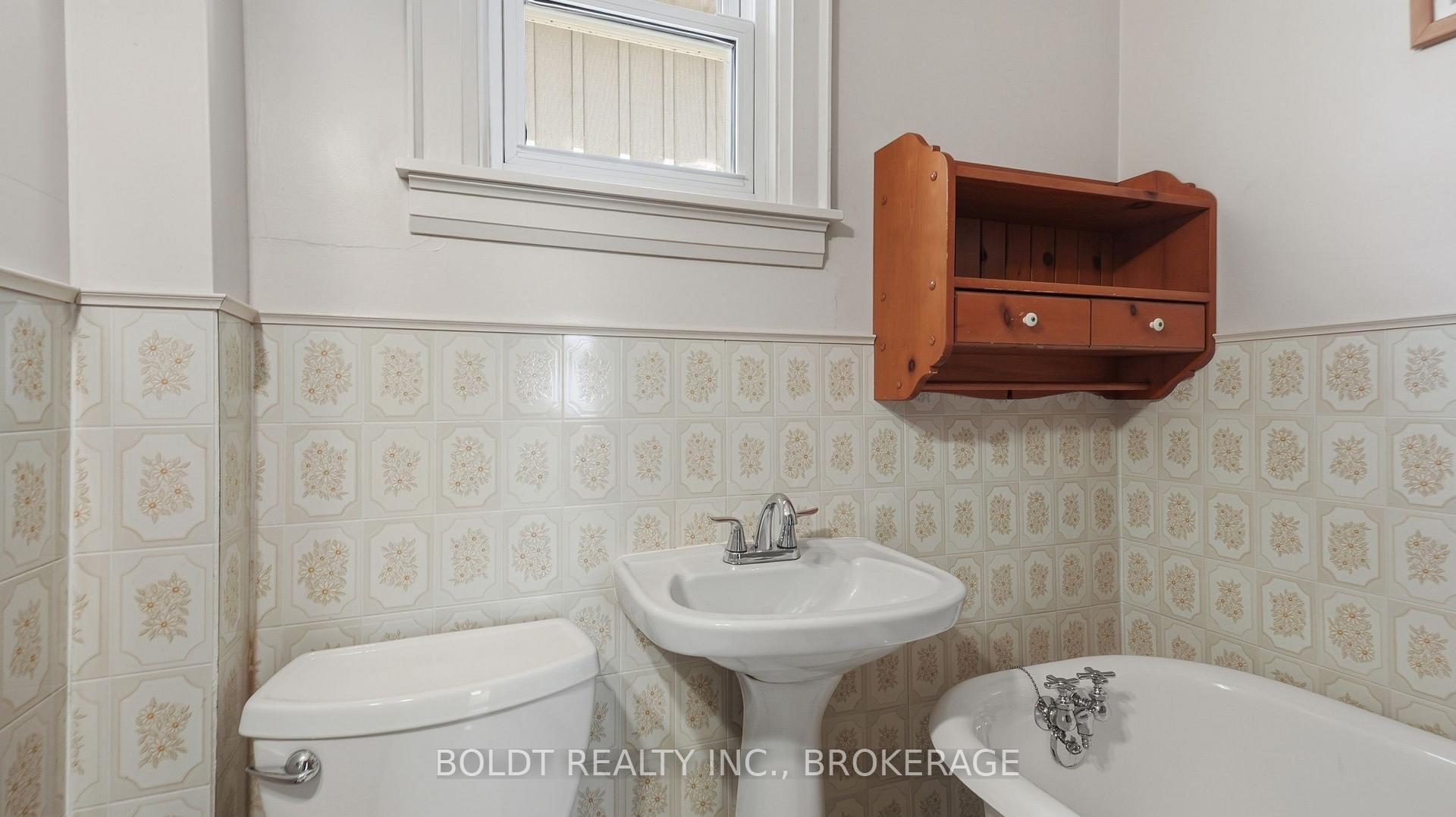 Photo 16 of 86 Rykert Street, St. Catharines, Western Hill — HOMEH