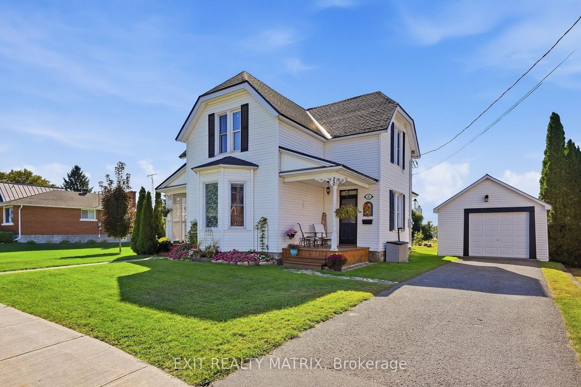 Photo 2 of 20 Spring Street, North Glengarry, Maxville — HOMEH