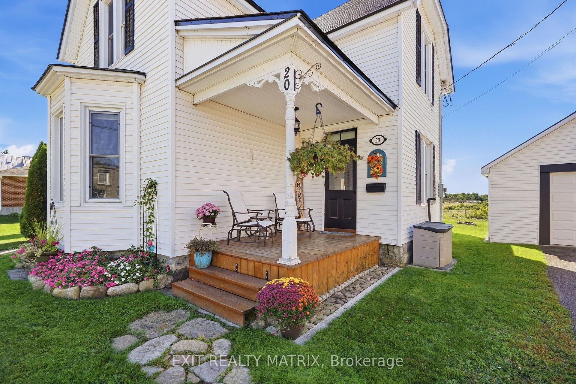 Photo 3 of 20 Spring Street, North Glengarry, Maxville — HOMEH