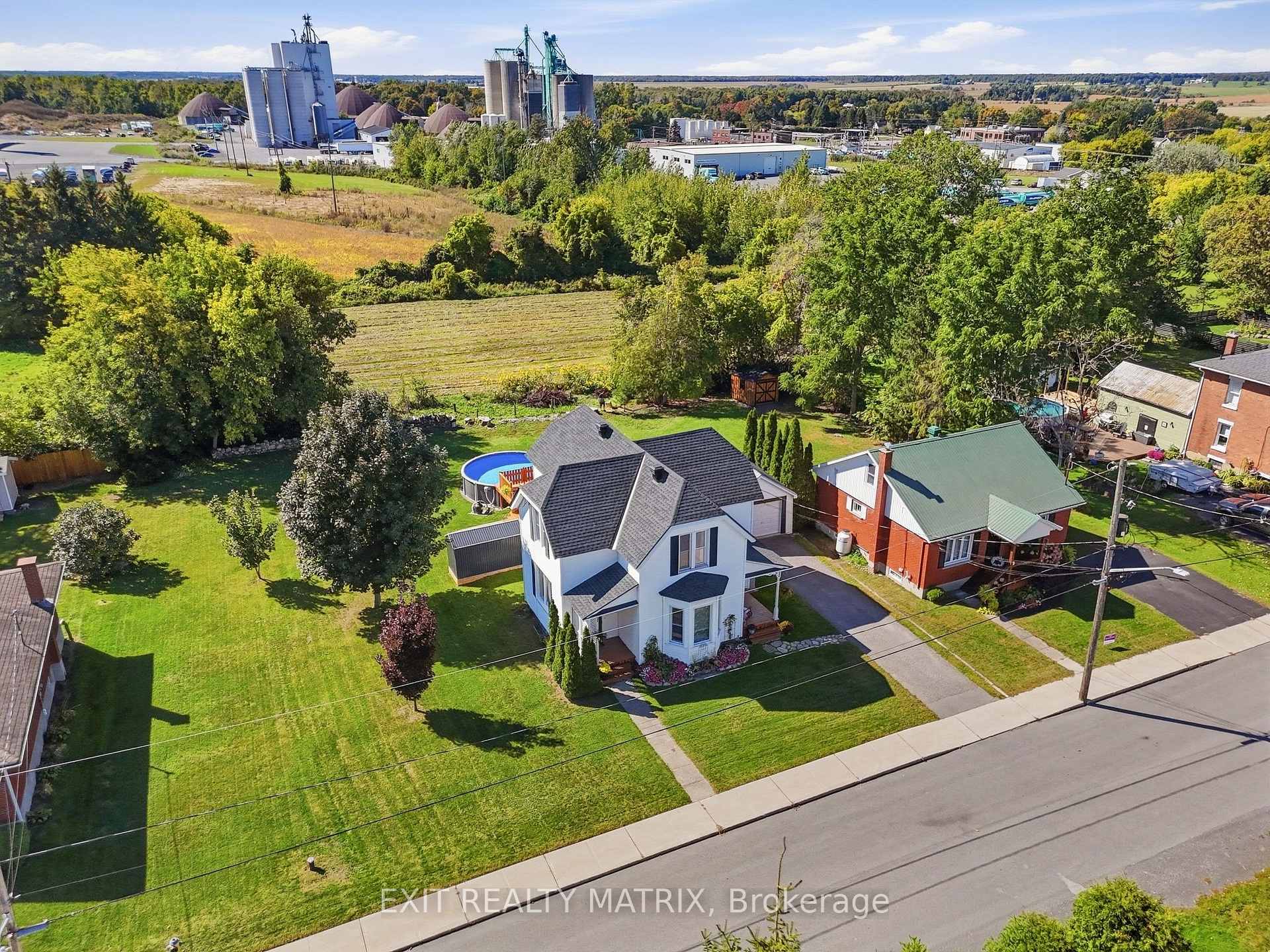Photo 33 of 20 Spring Street, North Glengarry, Maxville — HOMEH