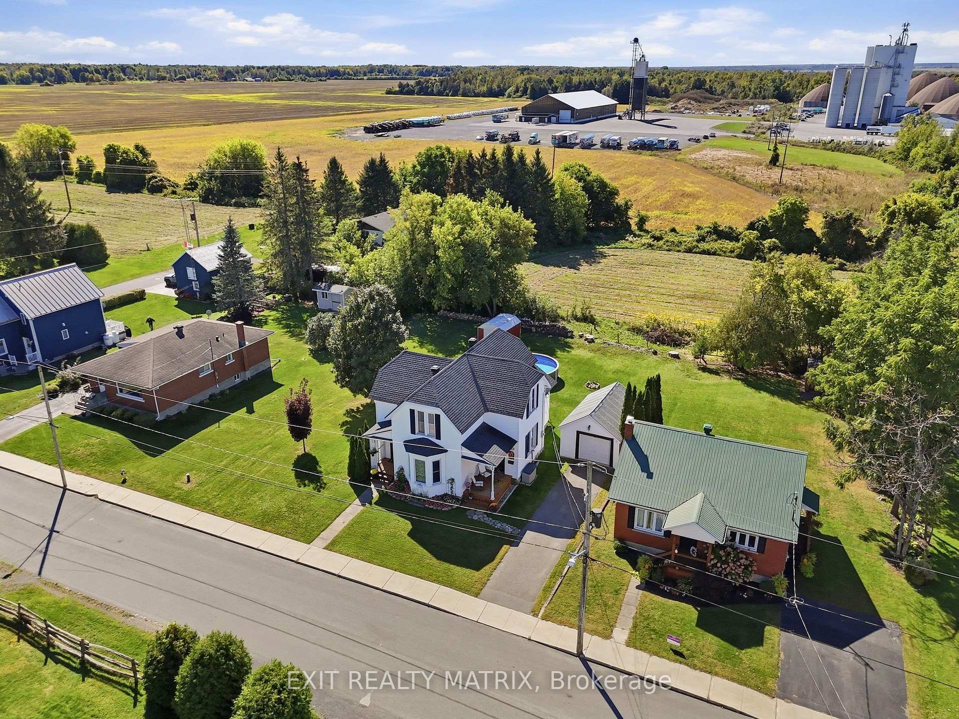 Photo 34 of 20 Spring Street, North Glengarry, Maxville — HOMEH