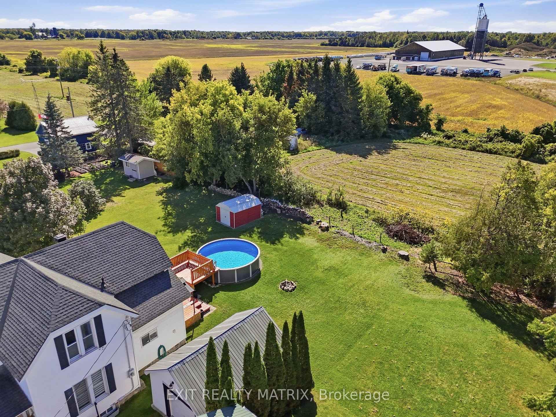 Photo 35 of 20 Spring Street, North Glengarry, Maxville — HOMEH