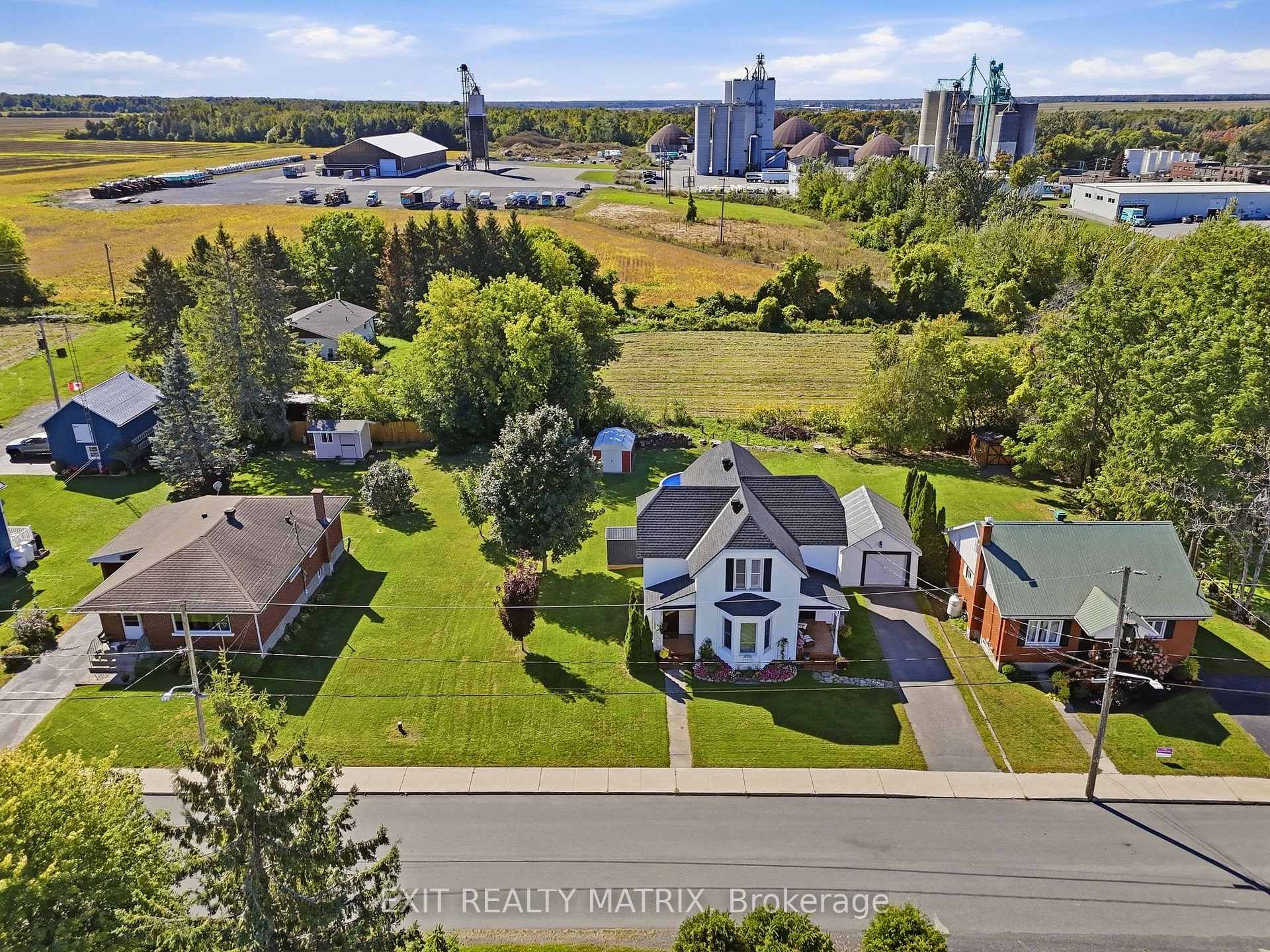 Photo 39 of 20 Spring Street, North Glengarry, Maxville — HOMEH