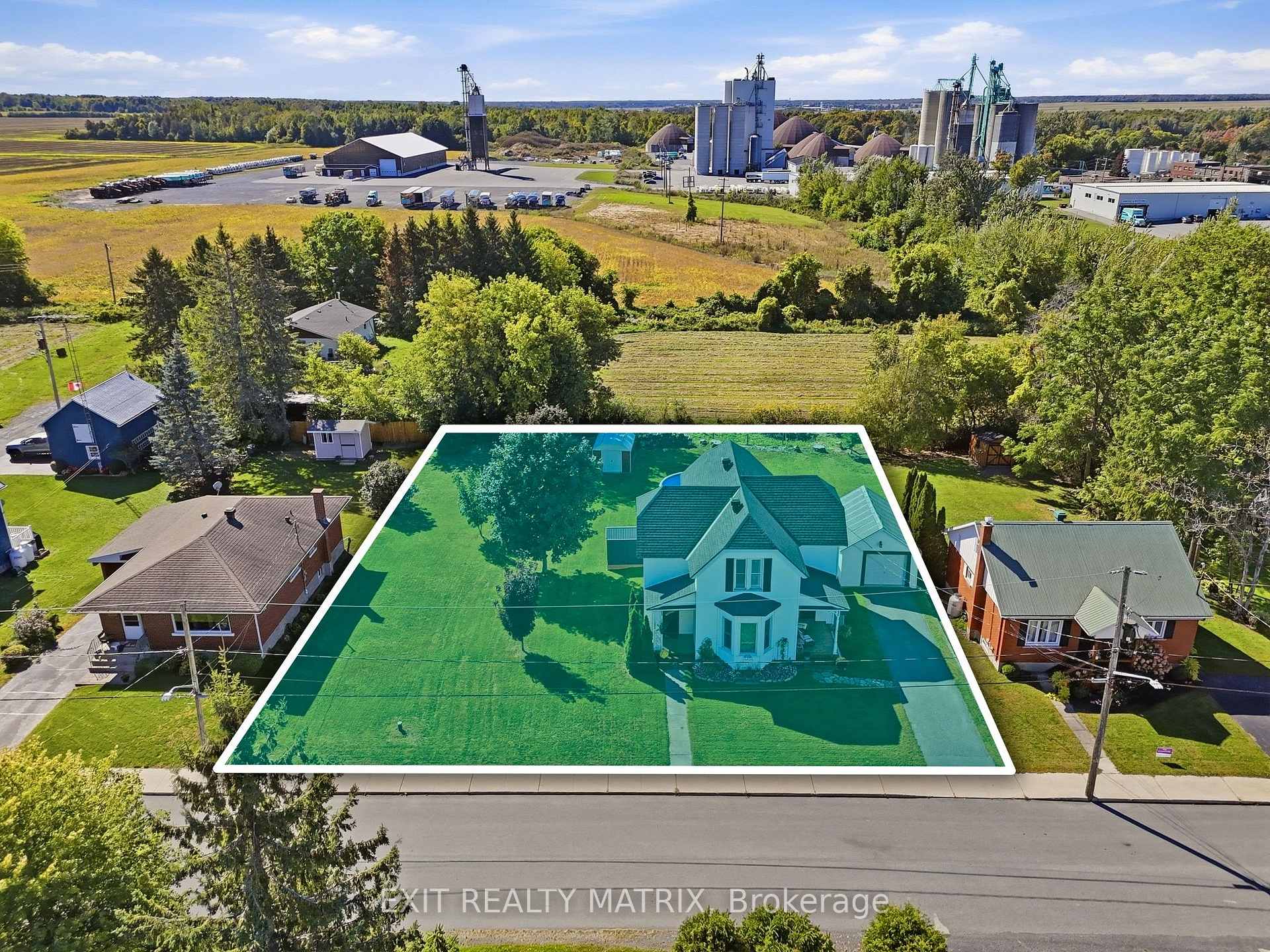 Photo 40 of 20 Spring Street, North Glengarry, Maxville — HOMEH