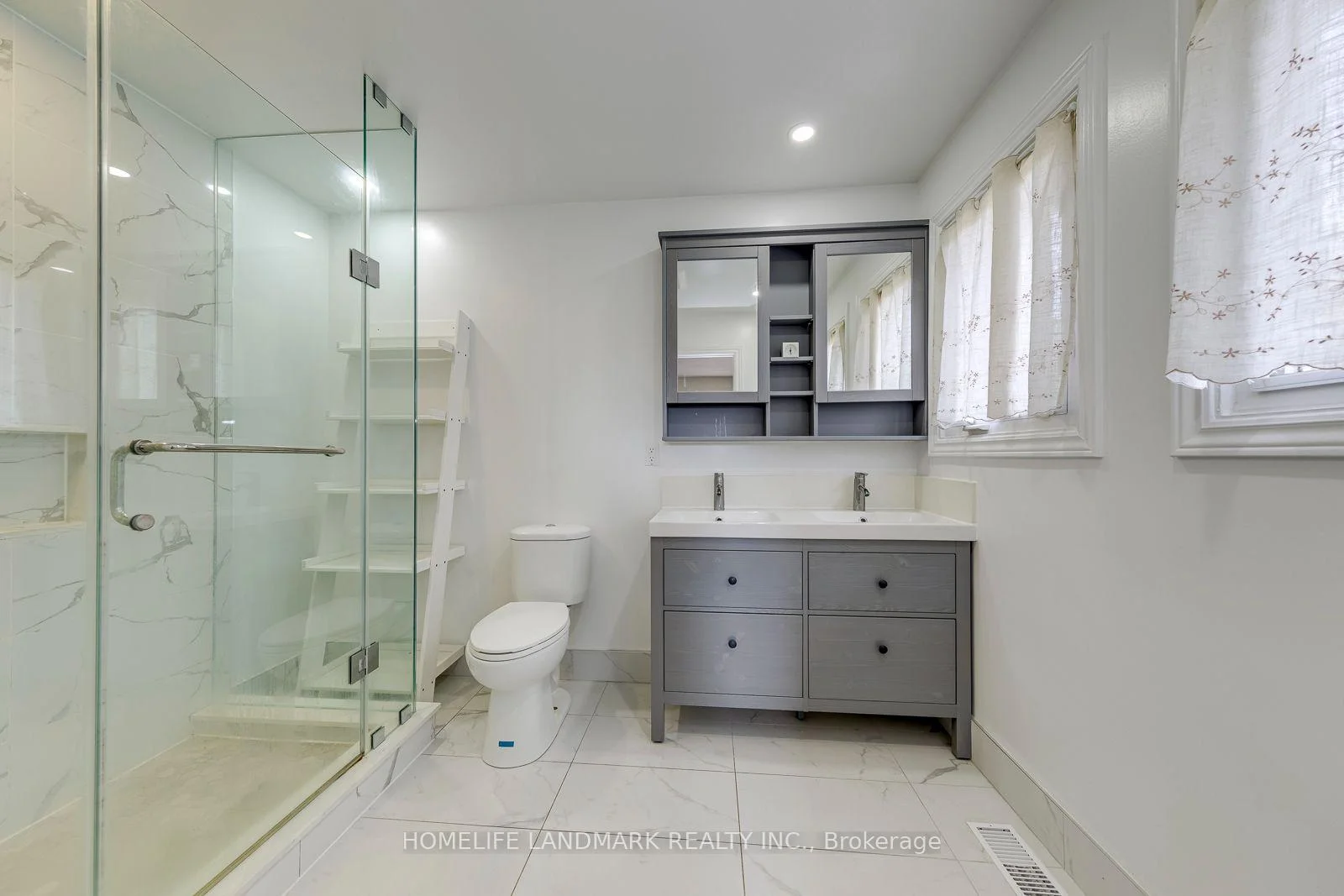 Photo 40 of 6203 Camgreen Circle, Mississauga, East Credit — HOMEH