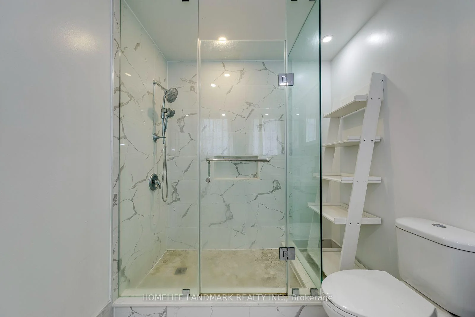 Photo 41 of 6203 Camgreen Circle, Mississauga, East Credit — HOMEH