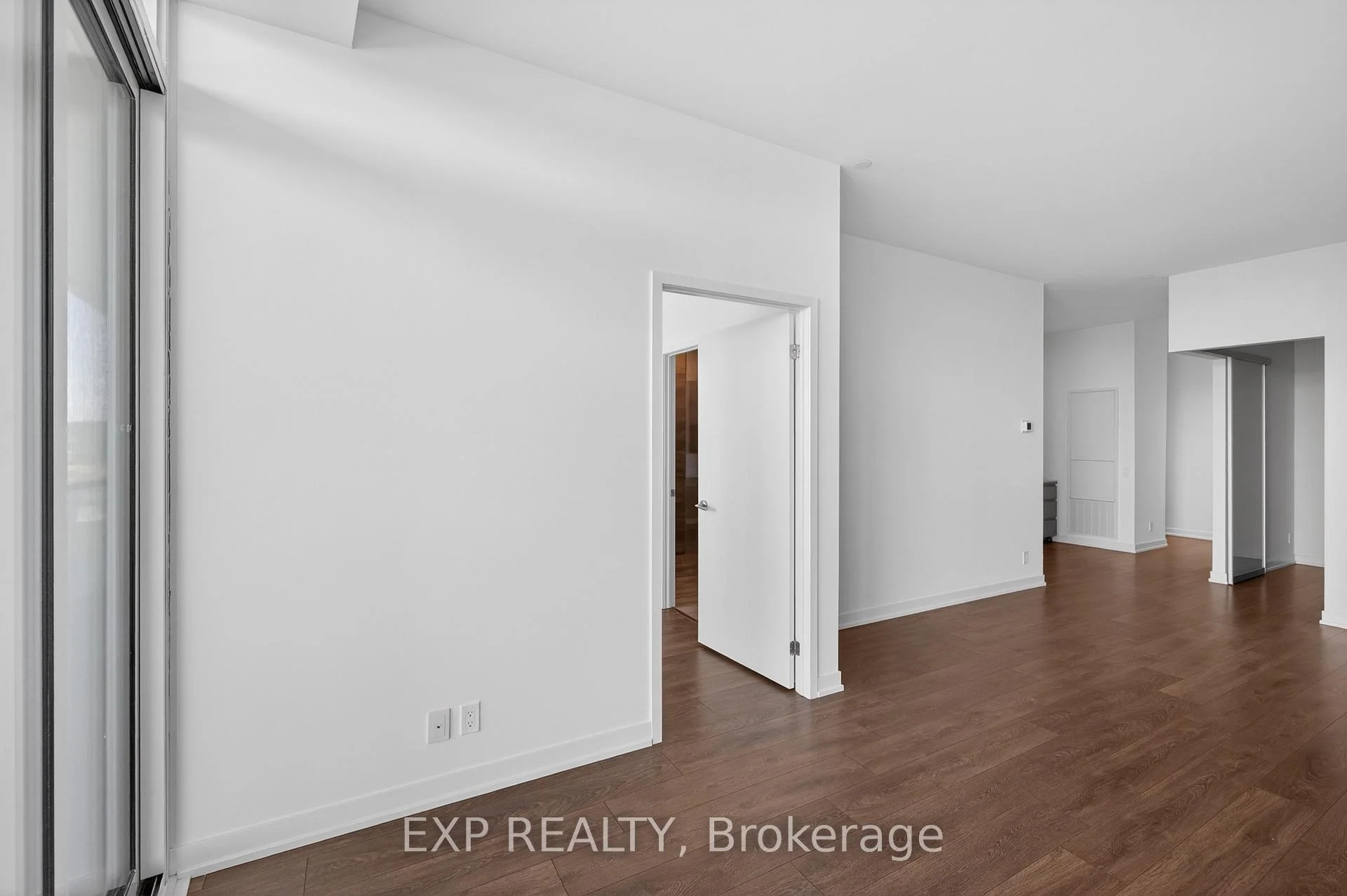 Photo 30 of Unit 1101, 39 Mary Street, Barrie, City Centre — HOMEH