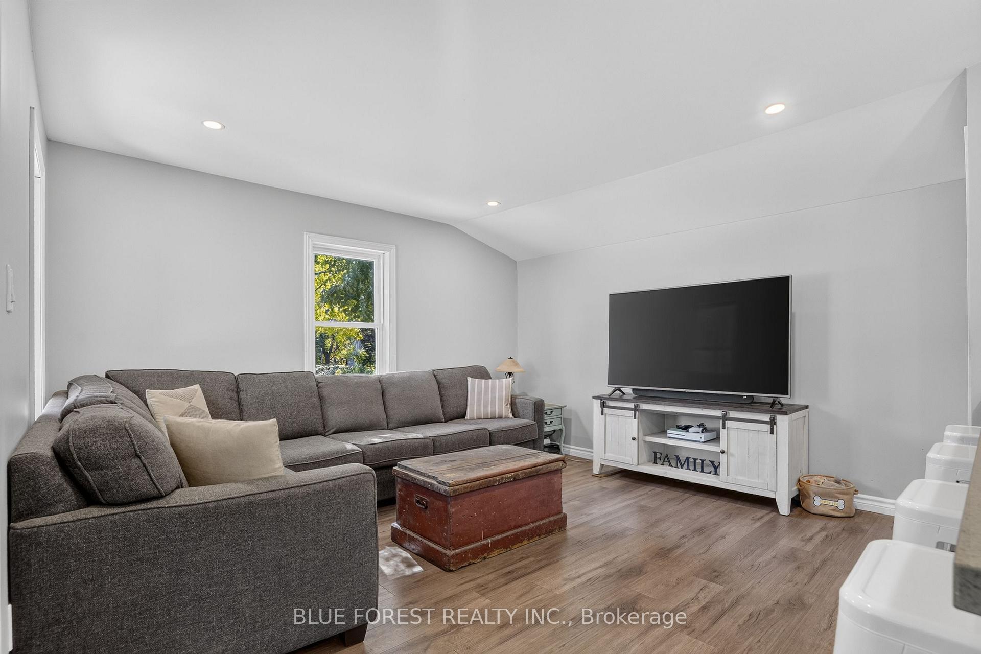 Photo 18 of 264 Furnival Road, West Elgin, Rodney — HOMEH