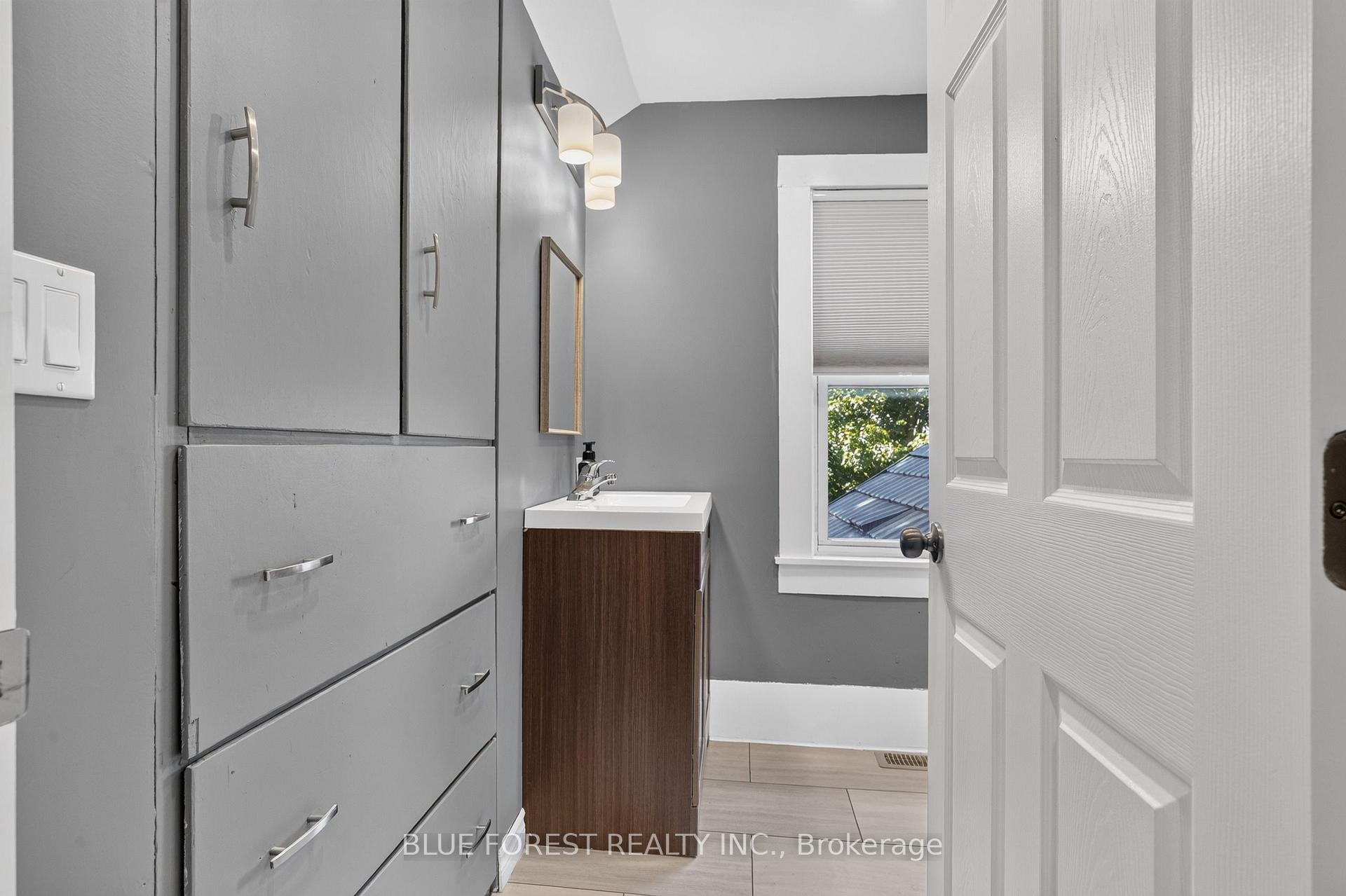 Photo 40 of 264 Furnival Road, West Elgin, Rodney — HOMEH