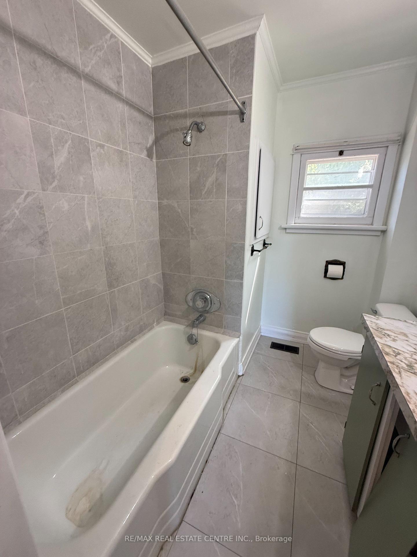 Photo 11 of 58 John Street, Halton Hills, Georgetown — HOMEH