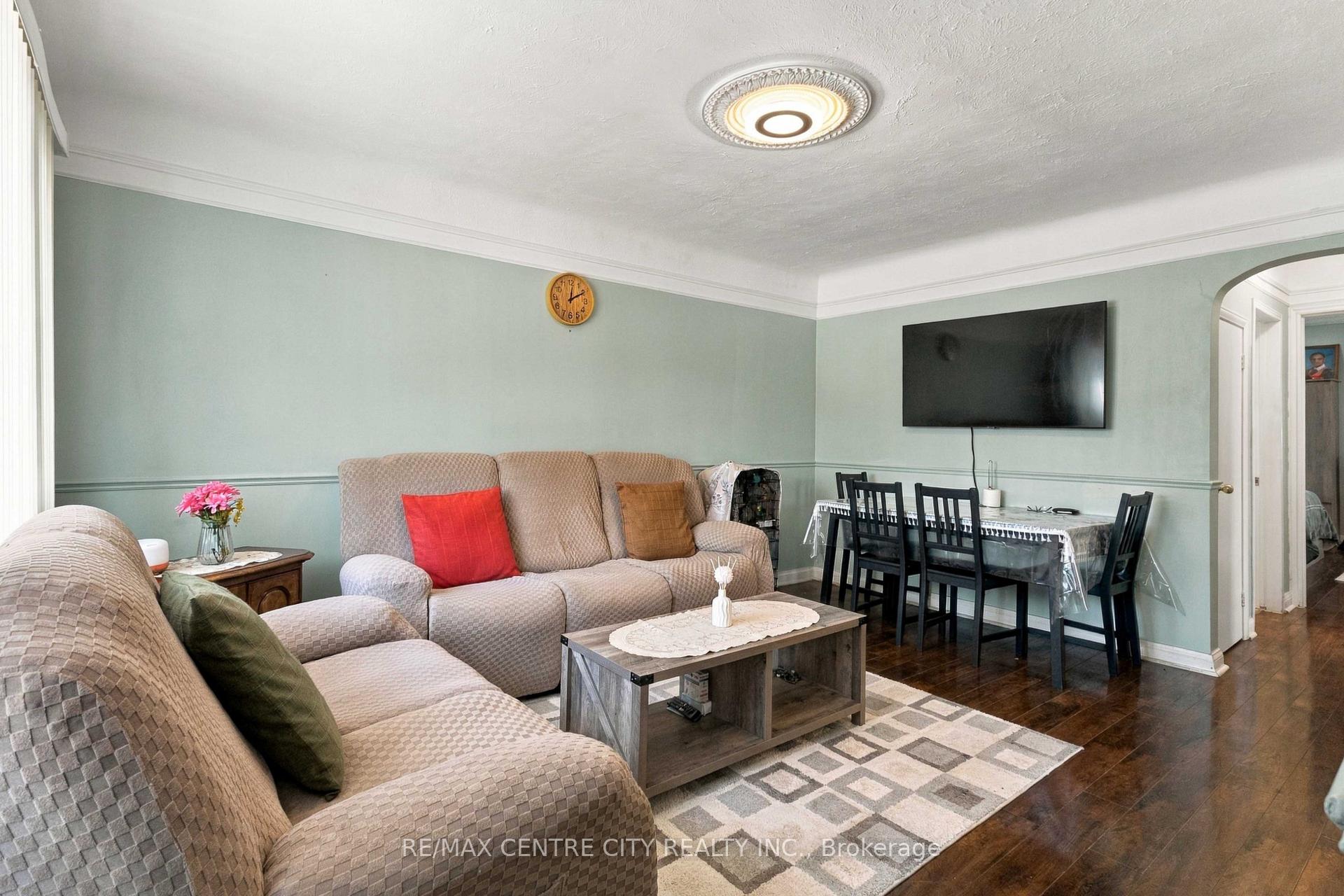 Photo 4 of 360 Hale Street, London, East N — HOMEH