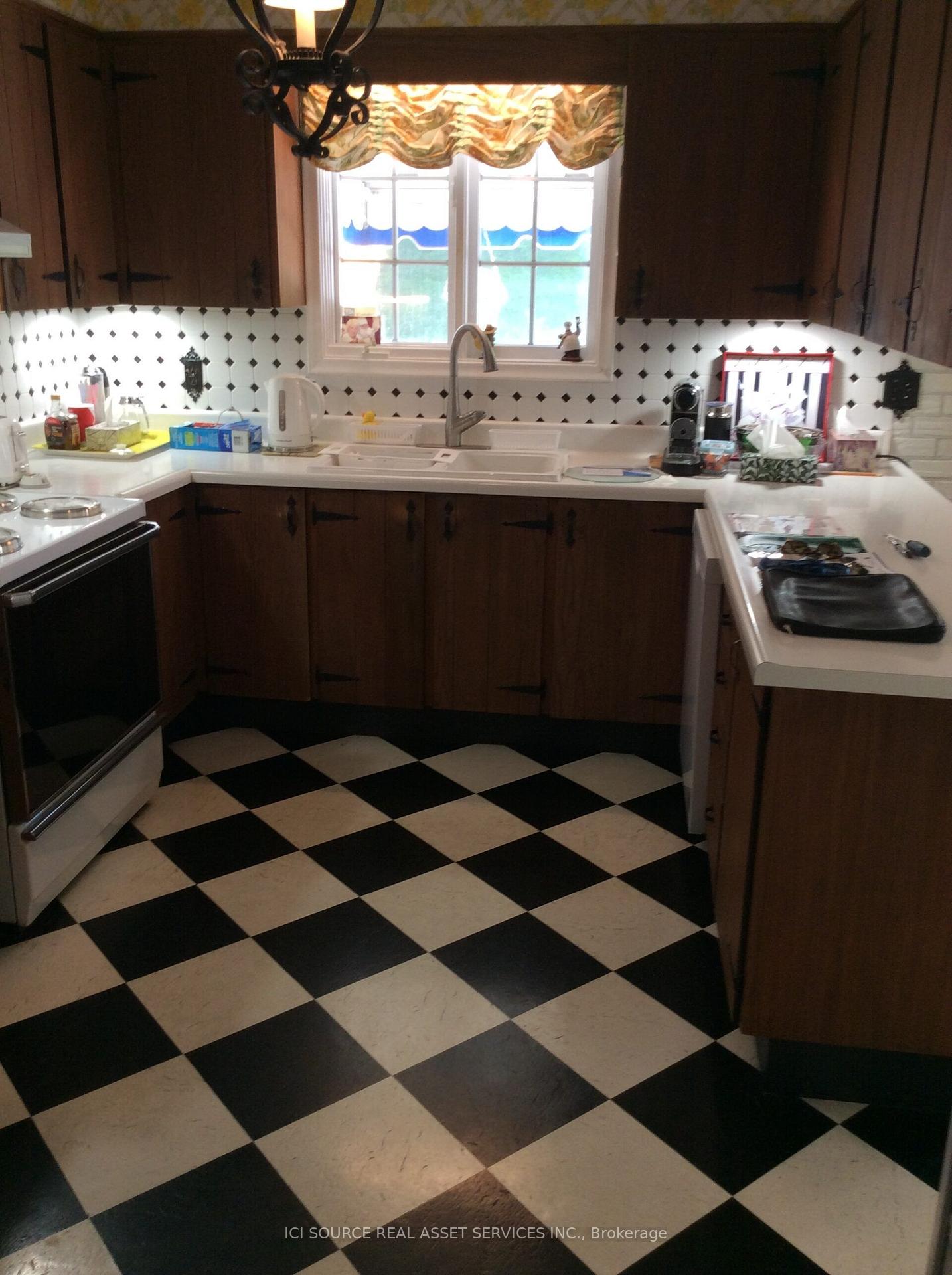 Photo 14 of 14 Robinhood Drive, Hamilton, Dundas — HOMEH