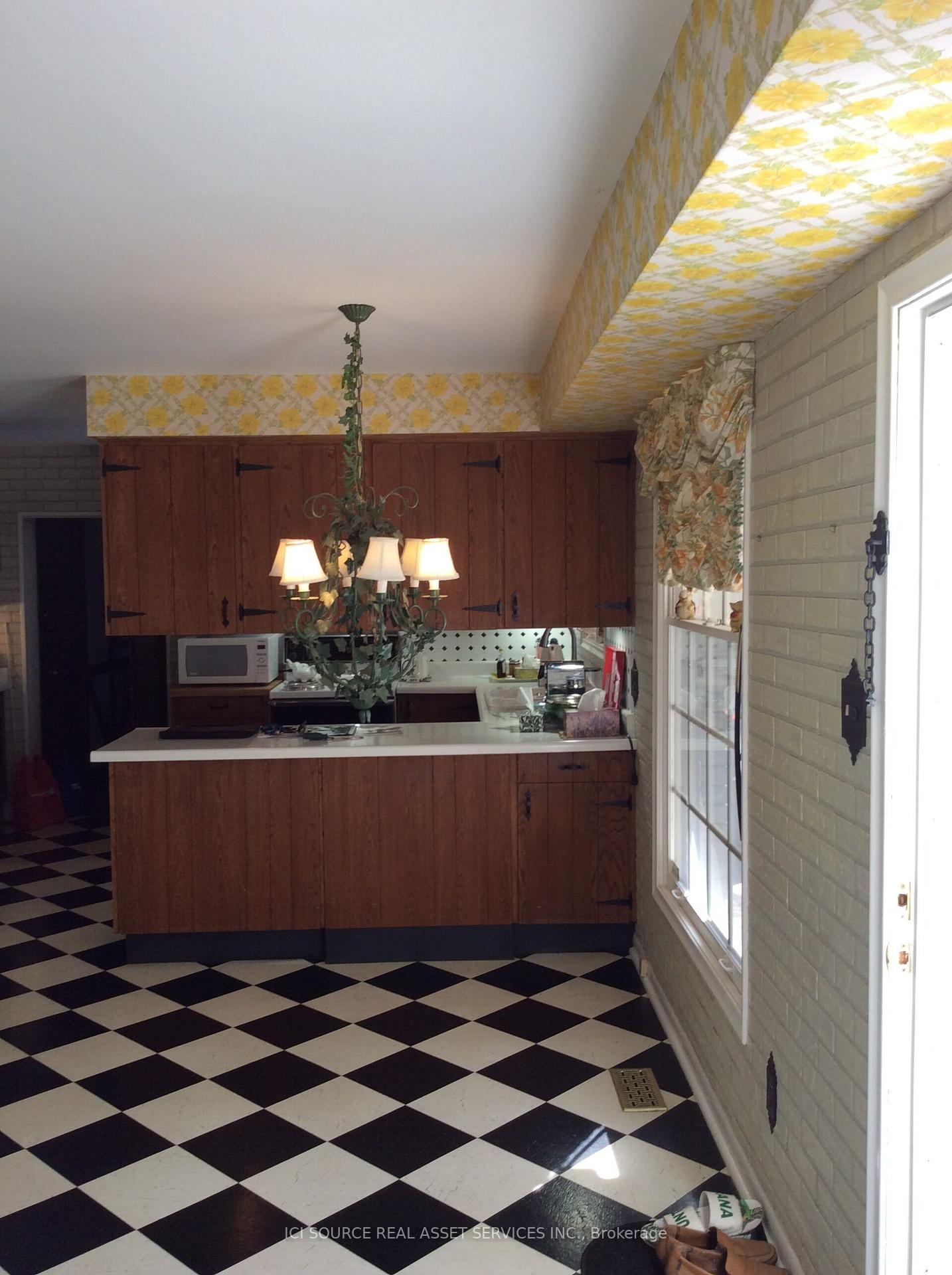 Photo 15 of 14 Robinhood Drive, Hamilton, Dundas — HOMEH