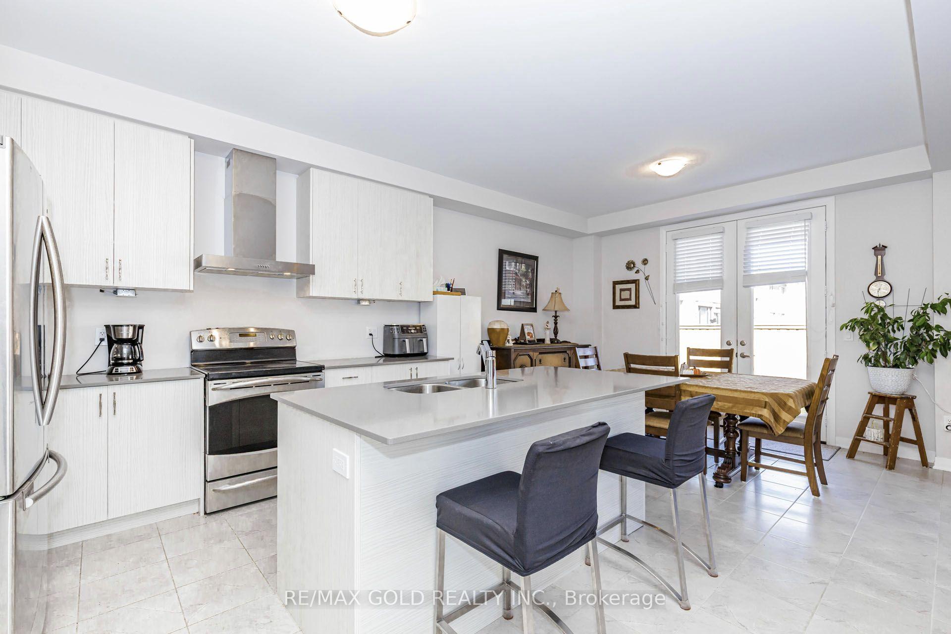 Photo 10 of 184 Leslie Davis Street, North Dumfries, Ayr — HOMEH
