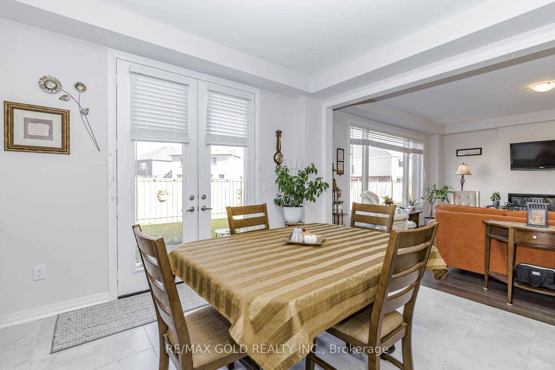 Photo 12 of 184 Leslie Davis Street, North Dumfries, Ayr — HOMEH