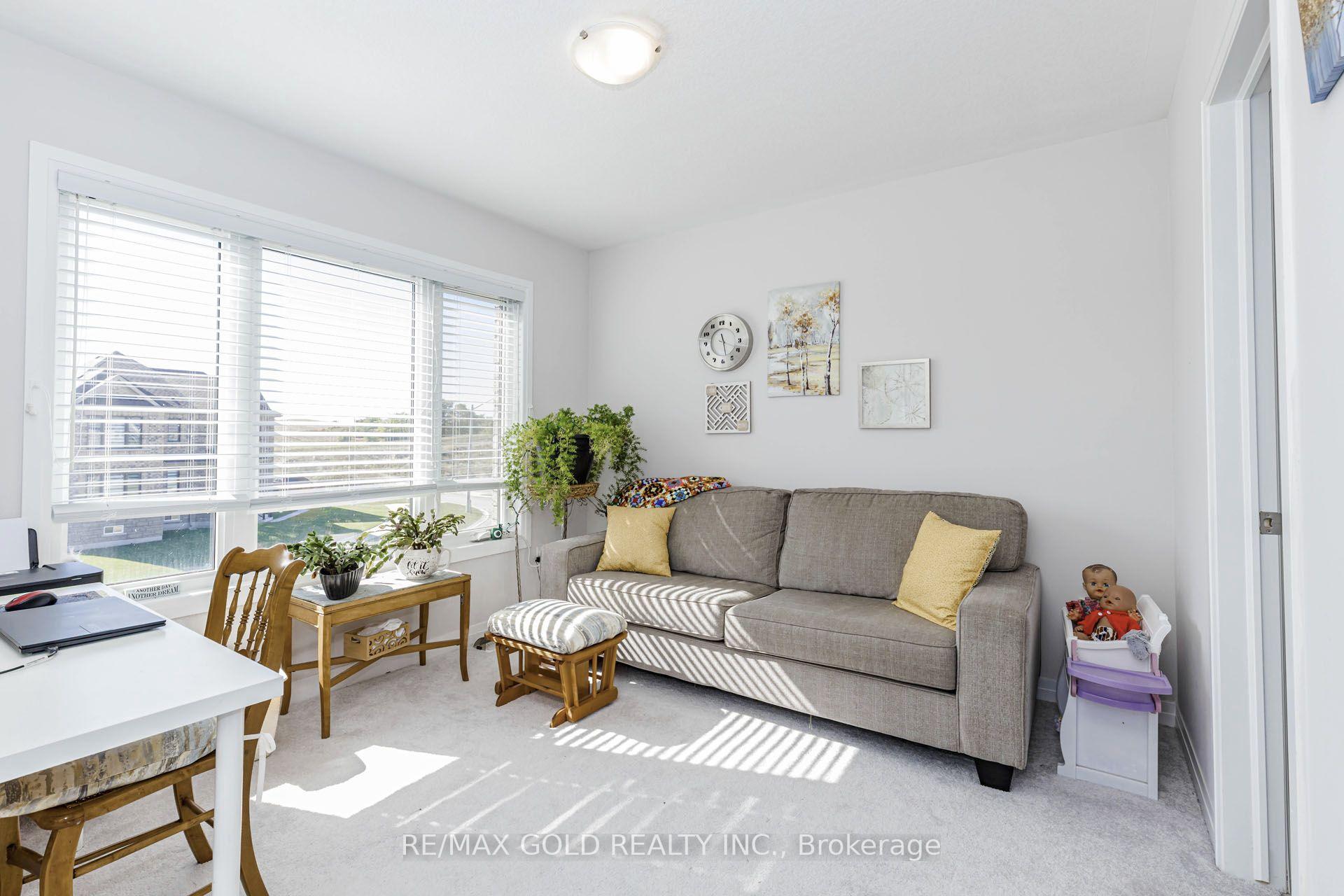 Photo 26 of 184 Leslie Davis Street, North Dumfries, Ayr — HOMEH