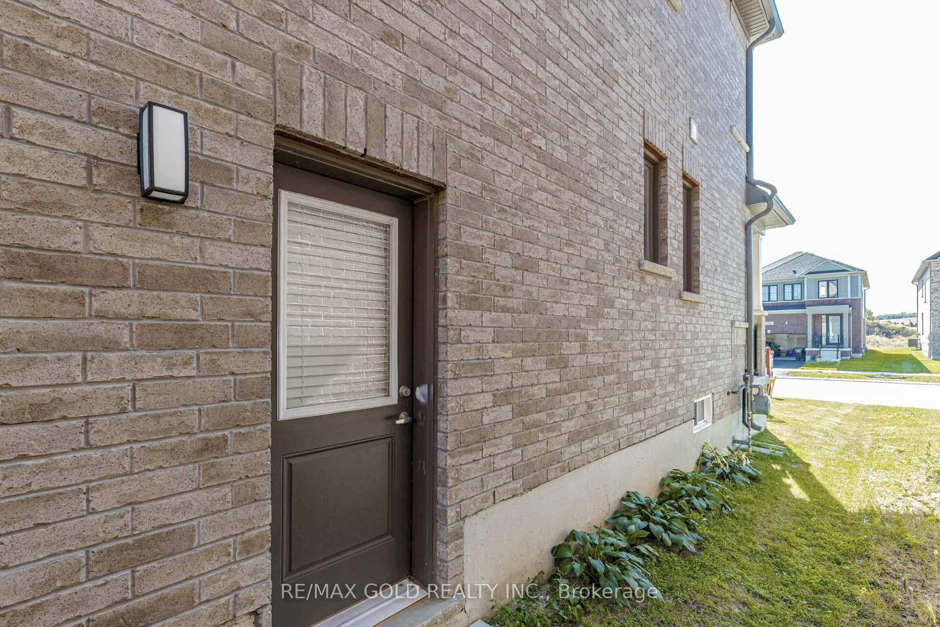 Photo 34 of 184 Leslie Davis Street, North Dumfries, Ayr — HOMEH