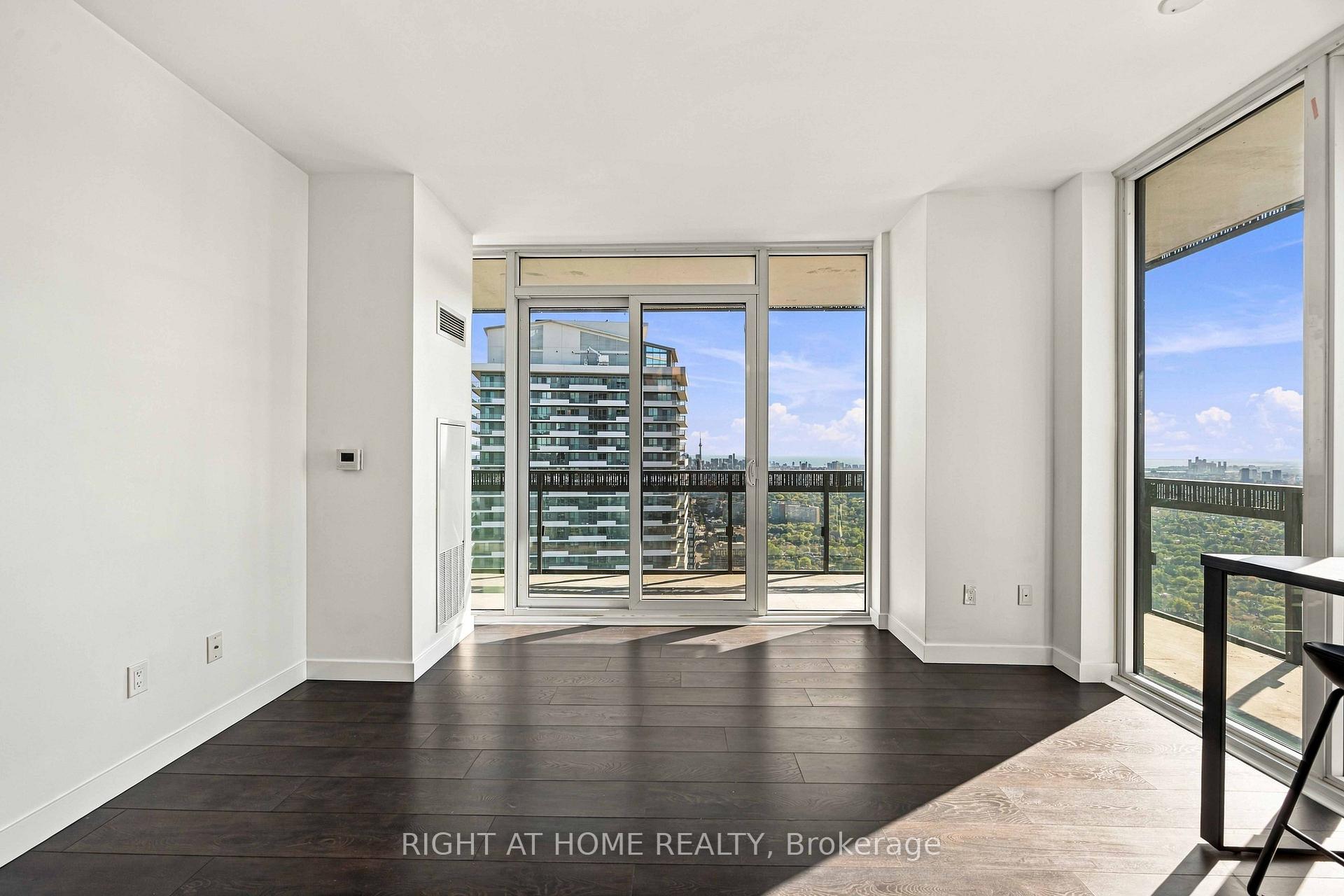 Photo 11 of Unit 5002, 8 Eglinton Avenue E, Toronto, Mount Pleasant West — HOMEH