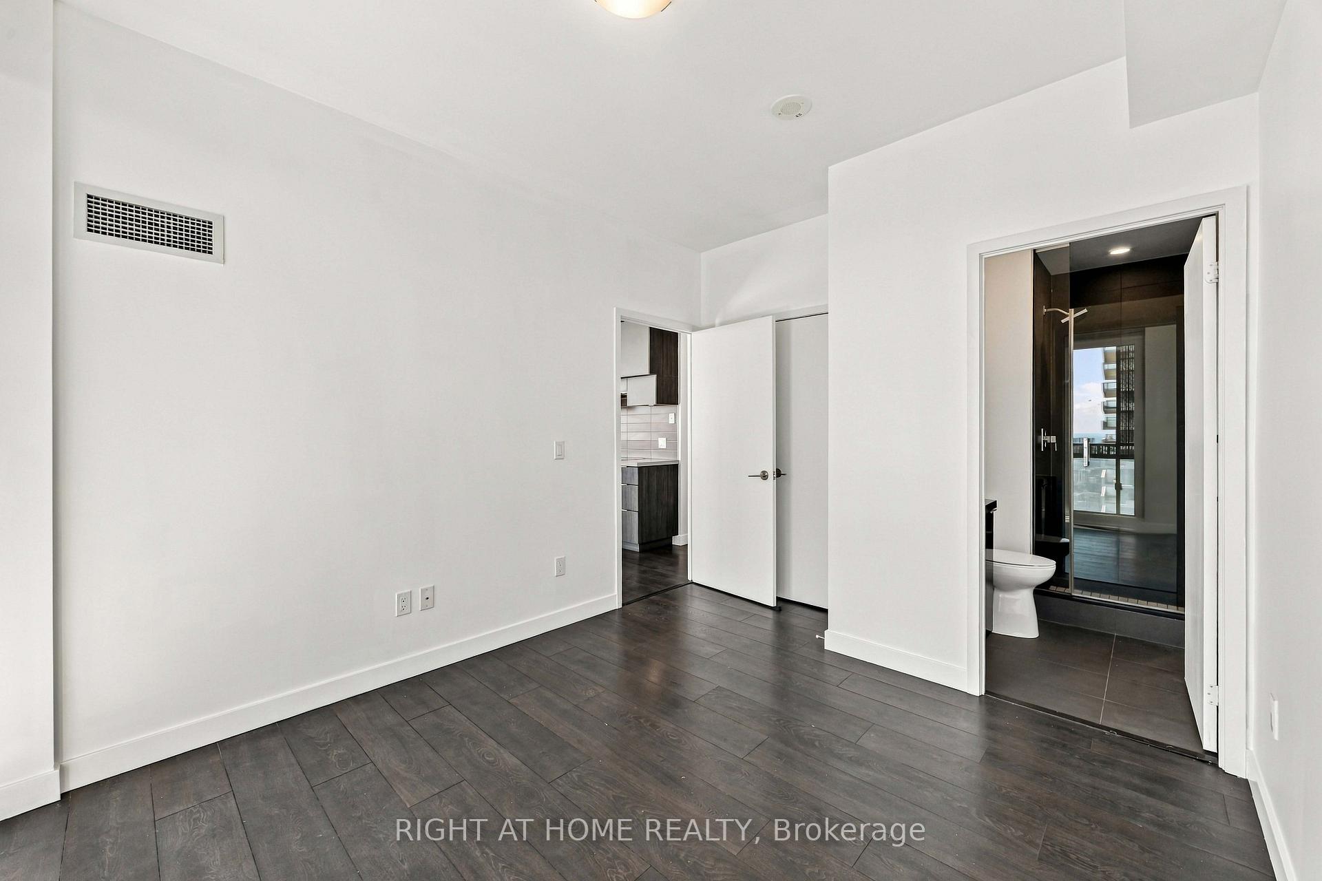 Photo 16 of Unit 5002, 8 Eglinton Avenue E, Toronto, Mount Pleasant West — HOMEH