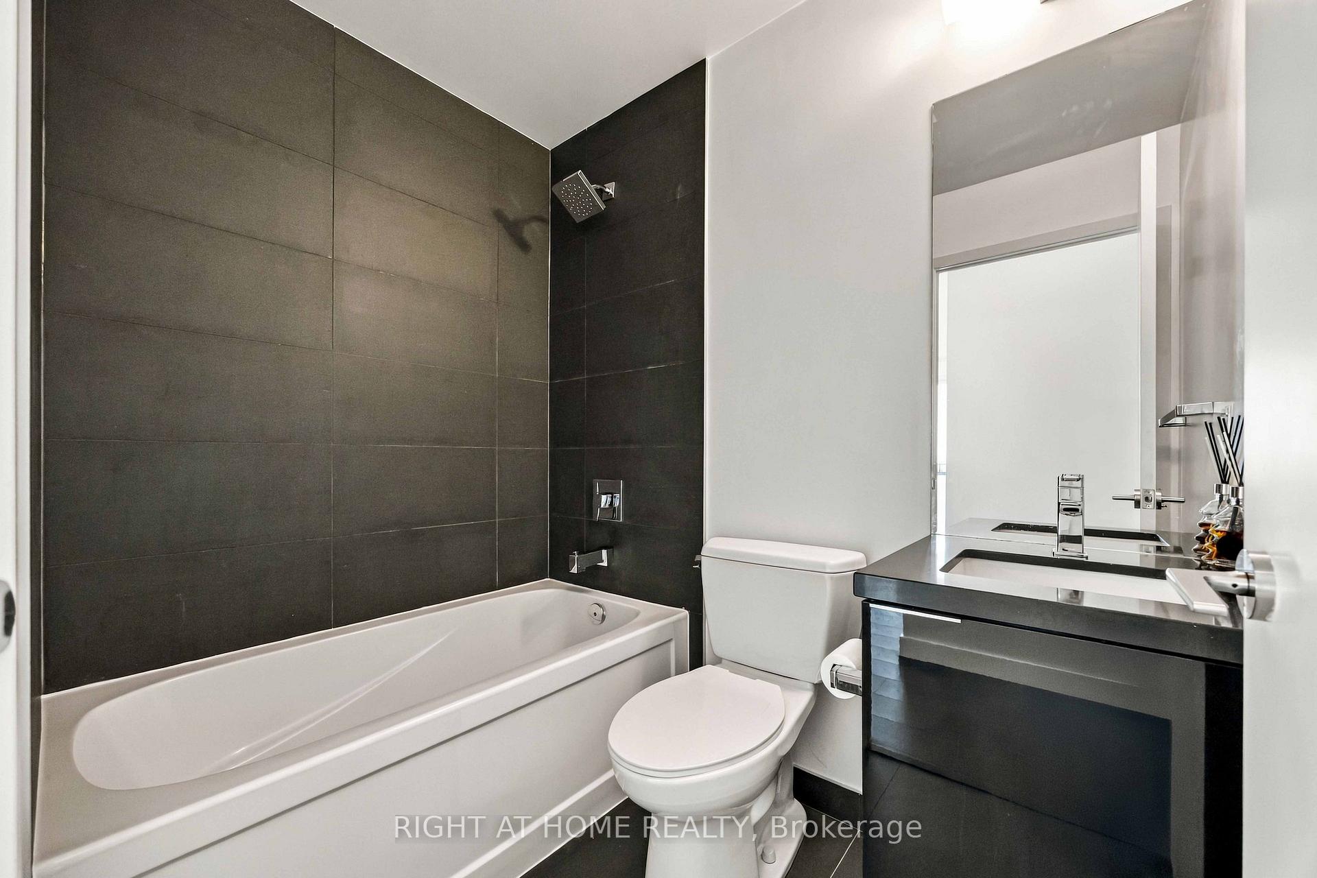 Photo 21 of Unit 5002, 8 Eglinton Avenue E, Toronto, Mount Pleasant West — HOMEH