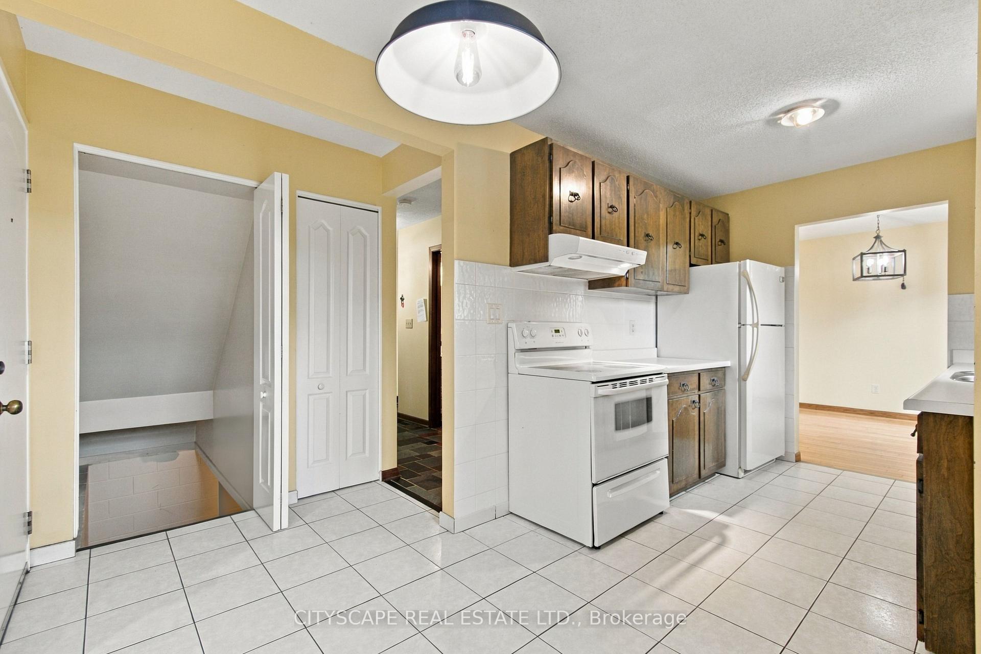 Photo 10 of 9966 Asgard Road, Windsor — HOMEH