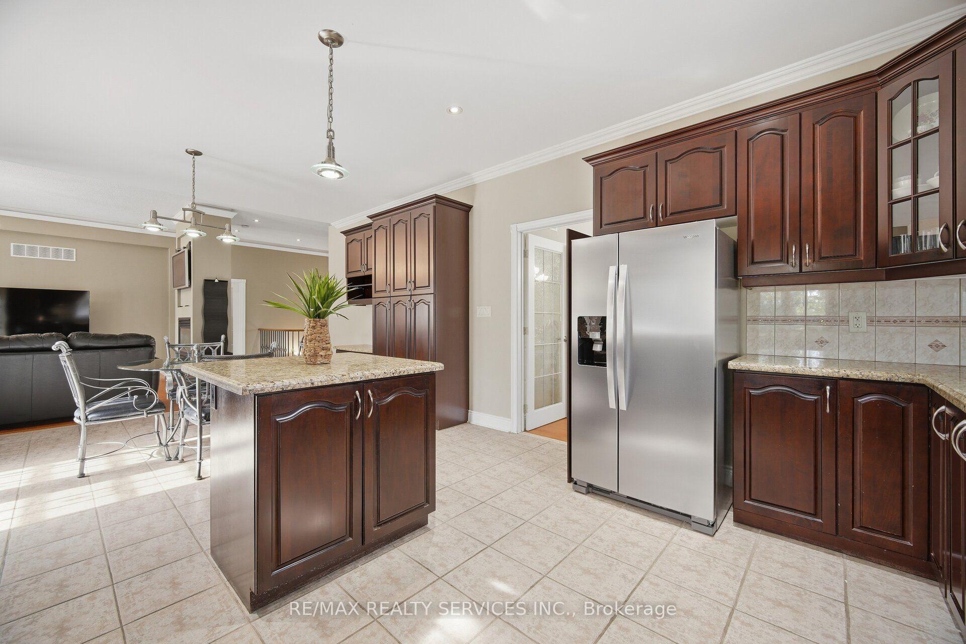 Photo 48 of 8910 Creditview Road, Brampton, Credit Valley — HOMEH