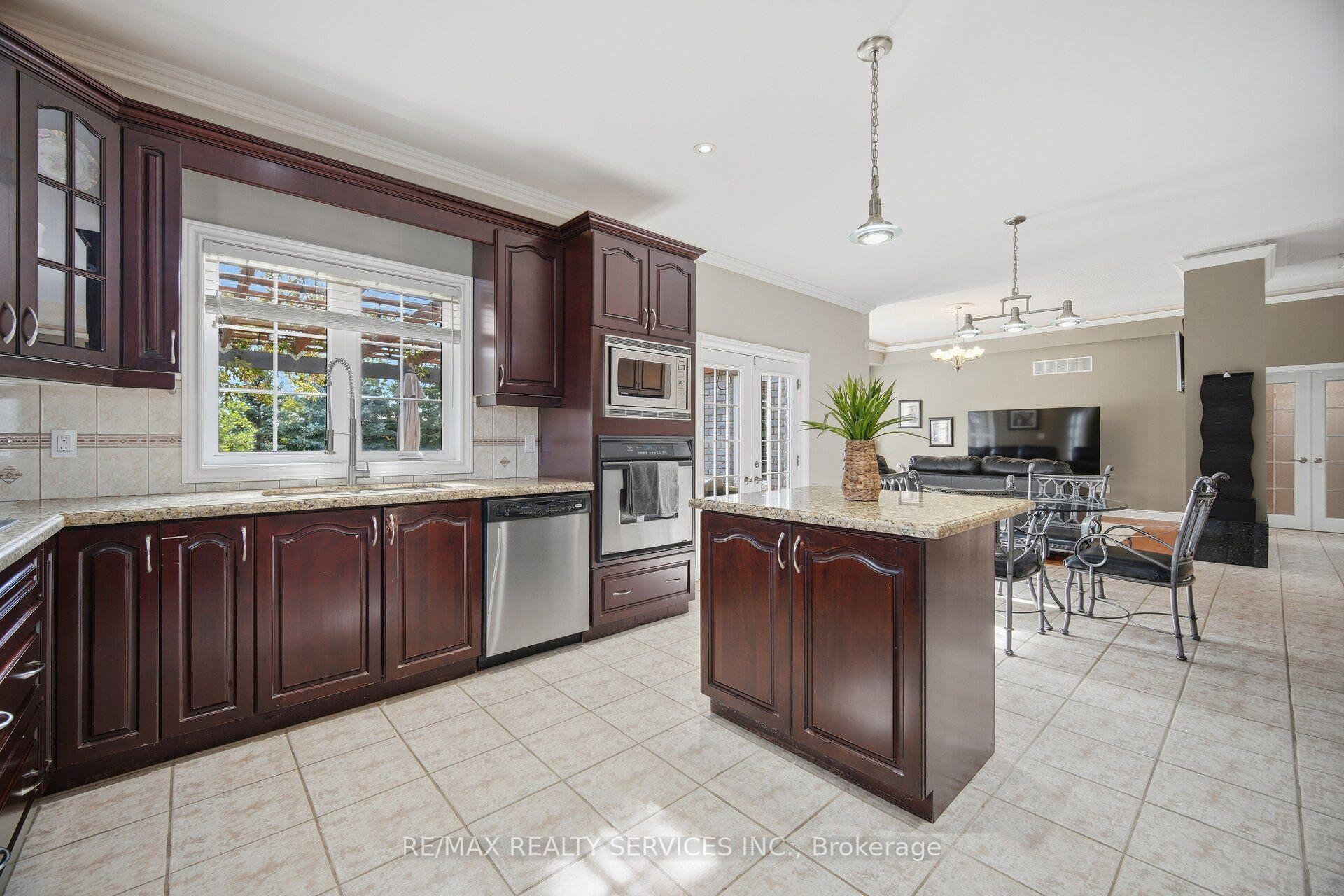Photo 50 of 8910 Creditview Road, Brampton, Credit Valley — HOMEH