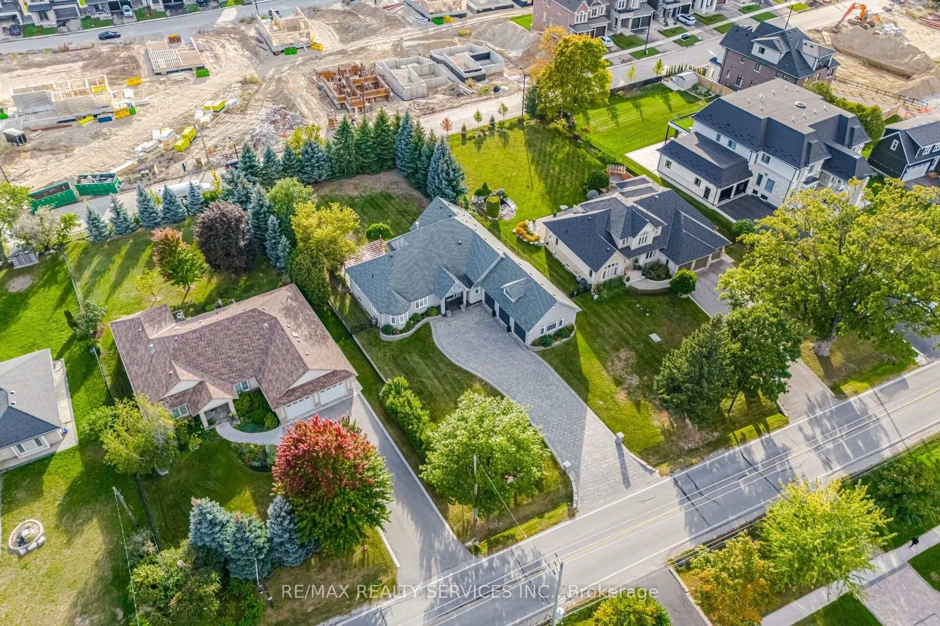 Photo 4 of 8910 Creditview Road, Brampton, Credit Valley — HOMEH