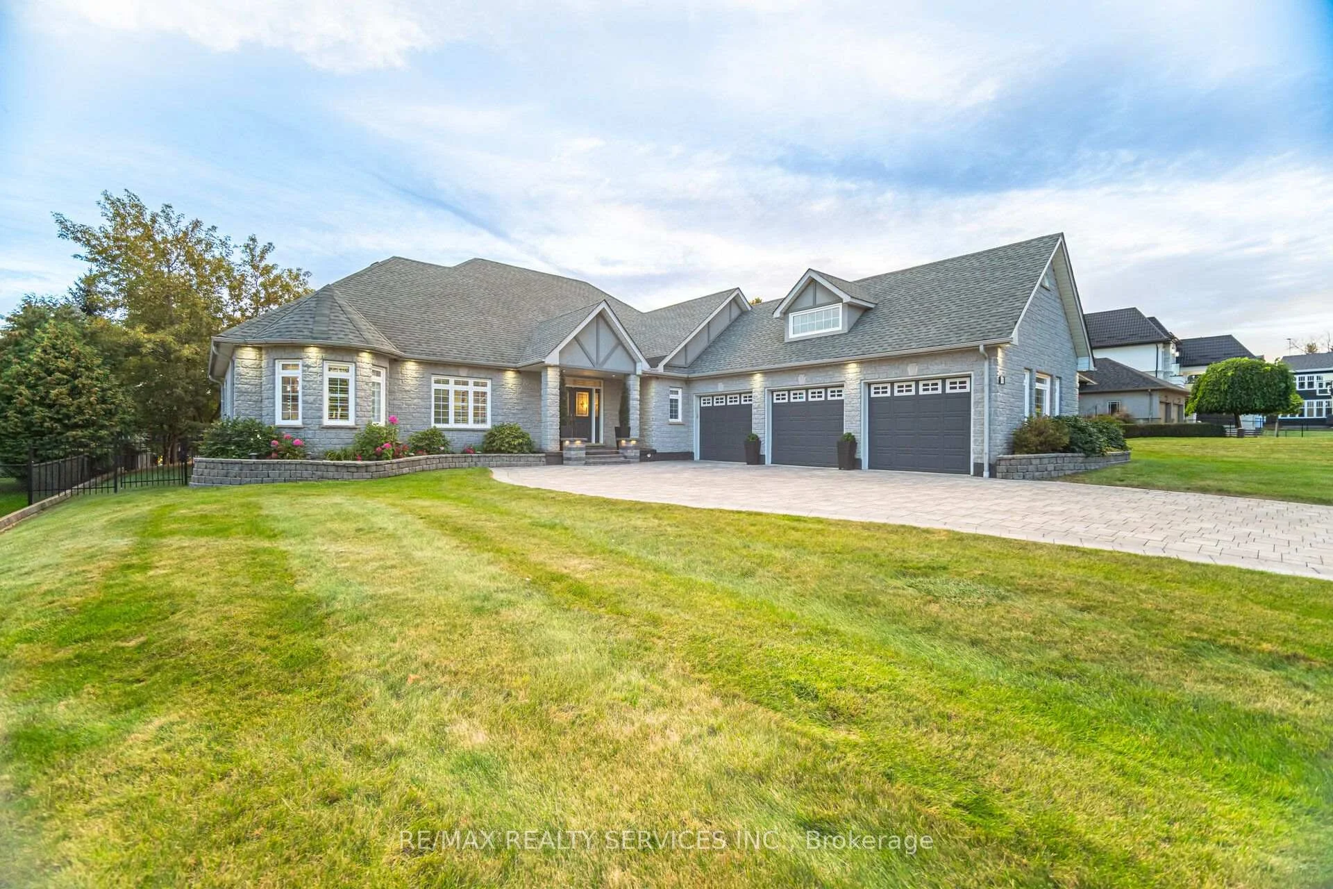 Photo 6 of 8910 Creditview Road, Brampton, Credit Valley — HOMEH