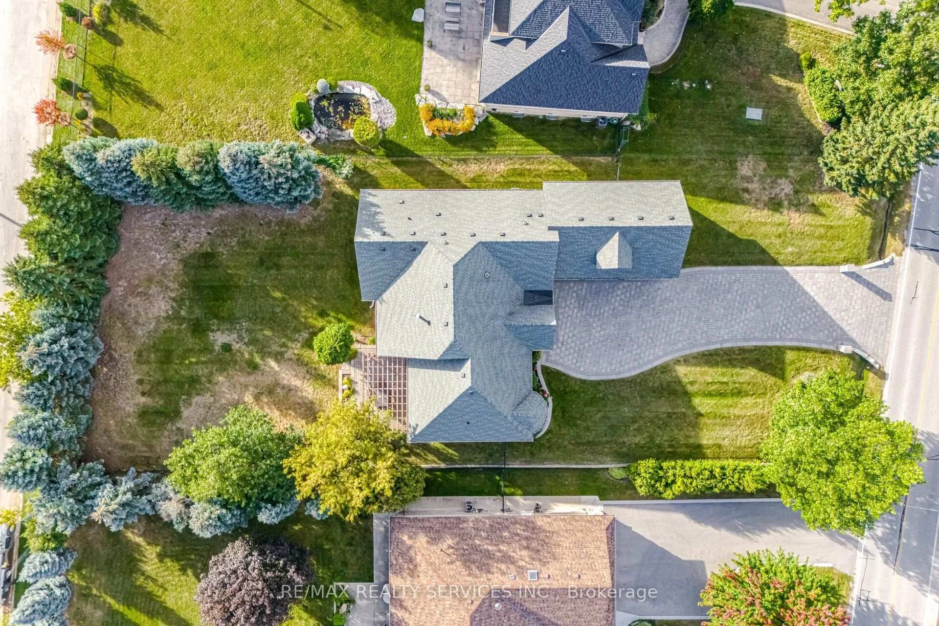 Photo 12 of 8910 Creditview Road, Brampton, Credit Valley — HOMEH