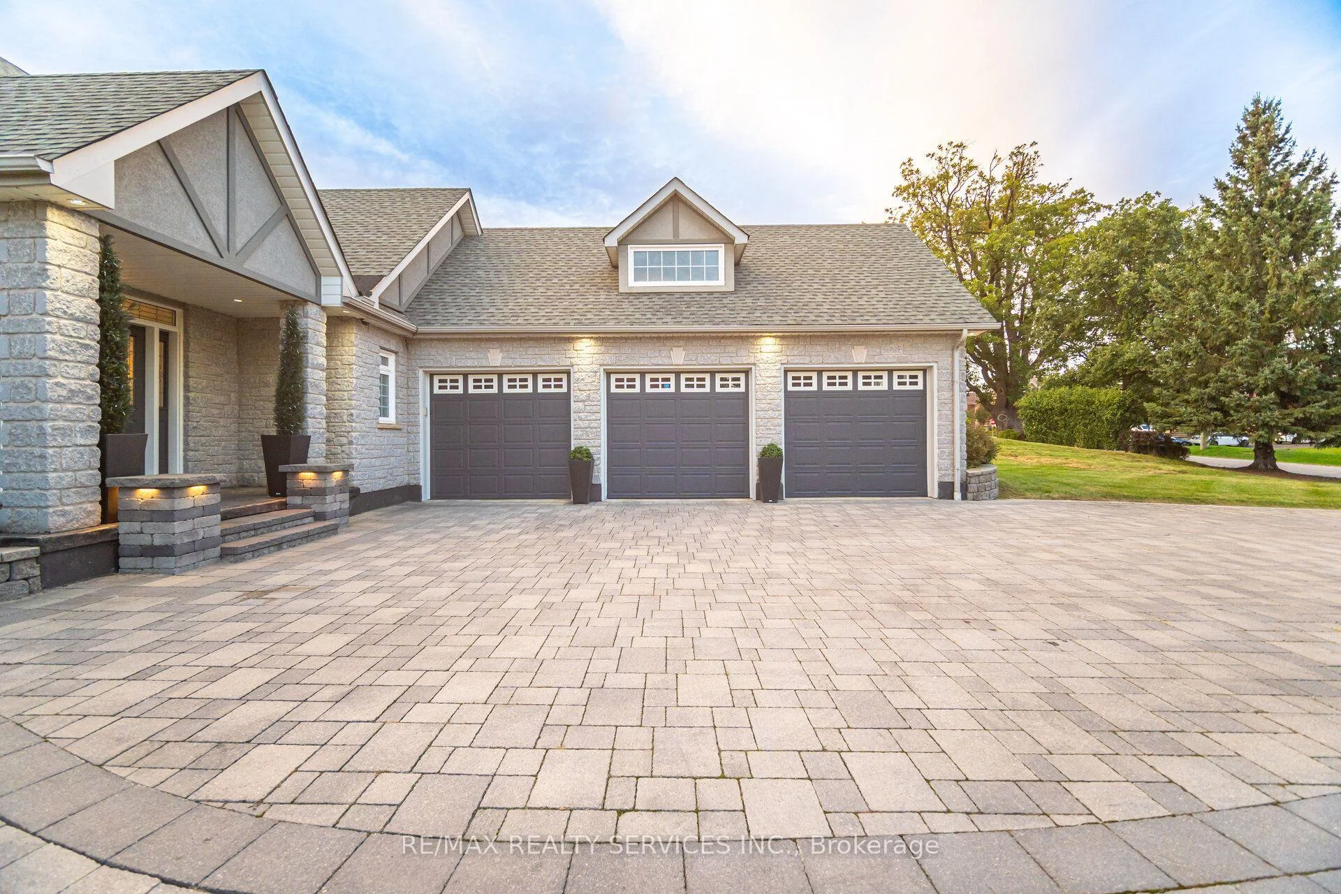 Photo 18 of 8910 Creditview Road, Brampton, Credit Valley — HOMEH