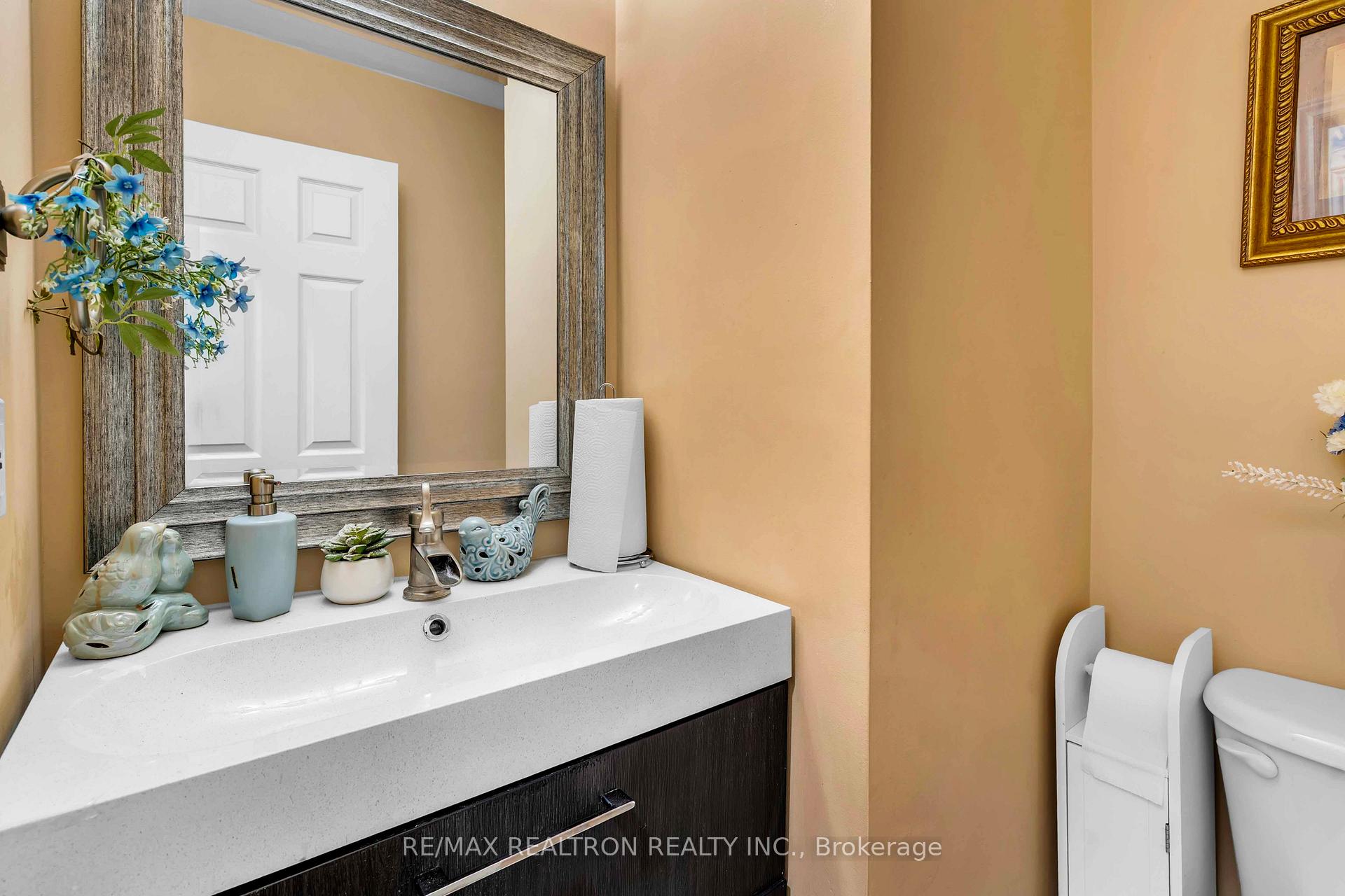 Photo 9 of 36 Edgemont Court, Richmond Hill, Westbrook — HOMEH