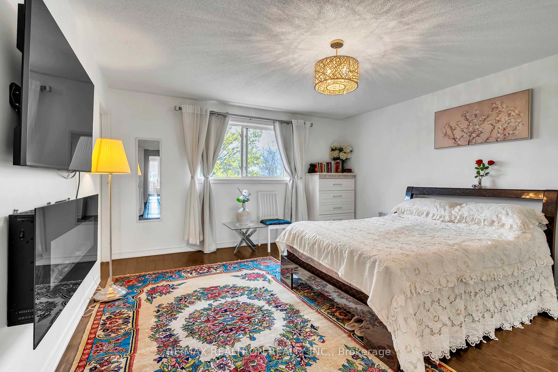 Photo 16 of 36 Edgemont Court, Richmond Hill, Westbrook — HOMEH