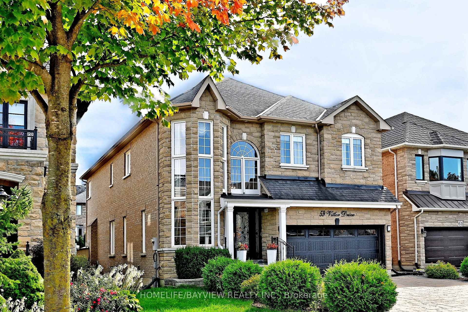 Photo 2 of 59 Vitlor Drive, Richmond Hill, Oak Ridges — HOMEH