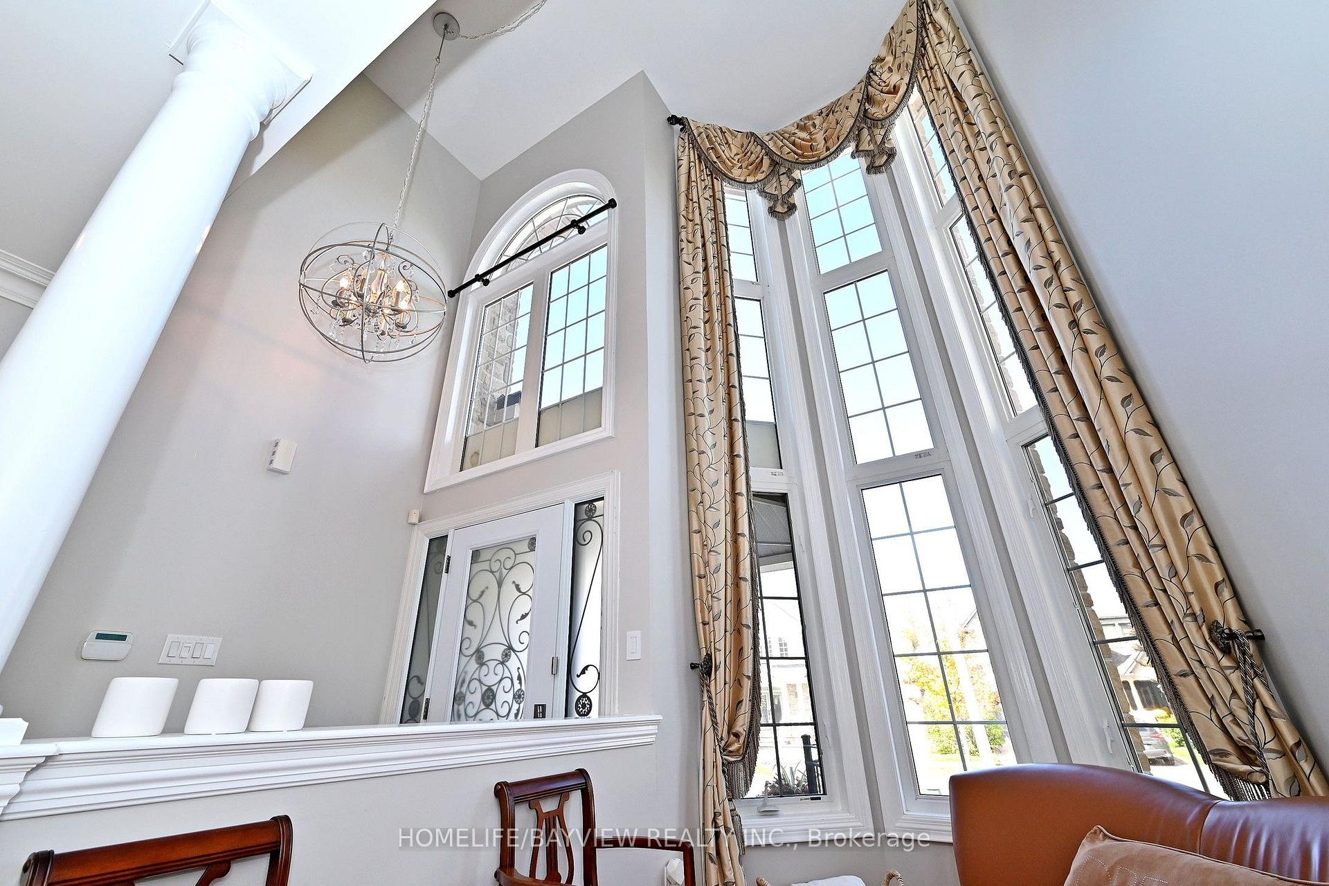 Photo 5 of 59 Vitlor Drive, Richmond Hill, Oak Ridges — HOMEH