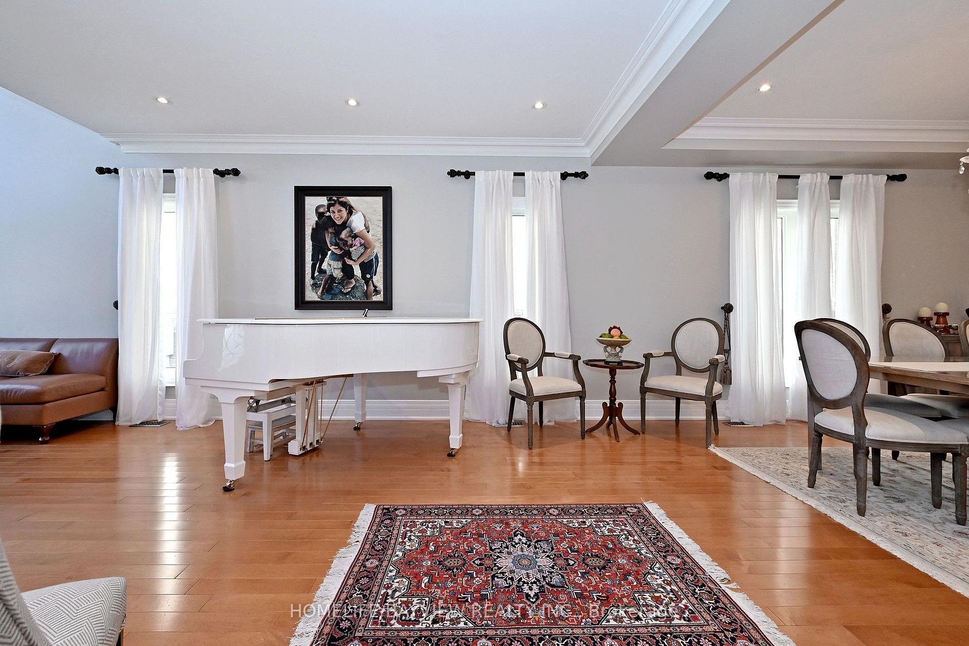 Photo 10 of 59 Vitlor Drive, Richmond Hill, Oak Ridges — HOMEH