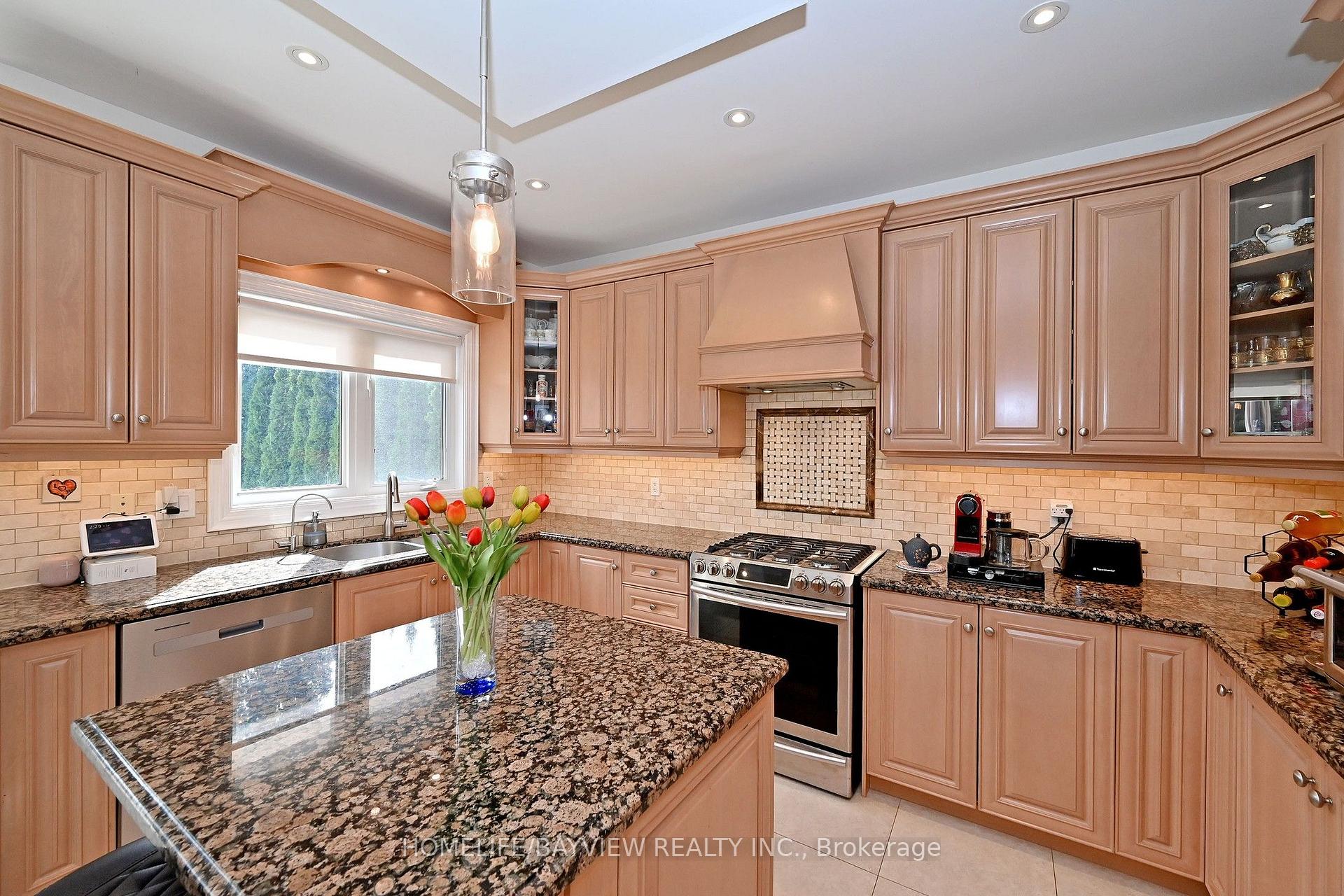 Photo 16 of 59 Vitlor Drive, Richmond Hill, Oak Ridges — HOMEH