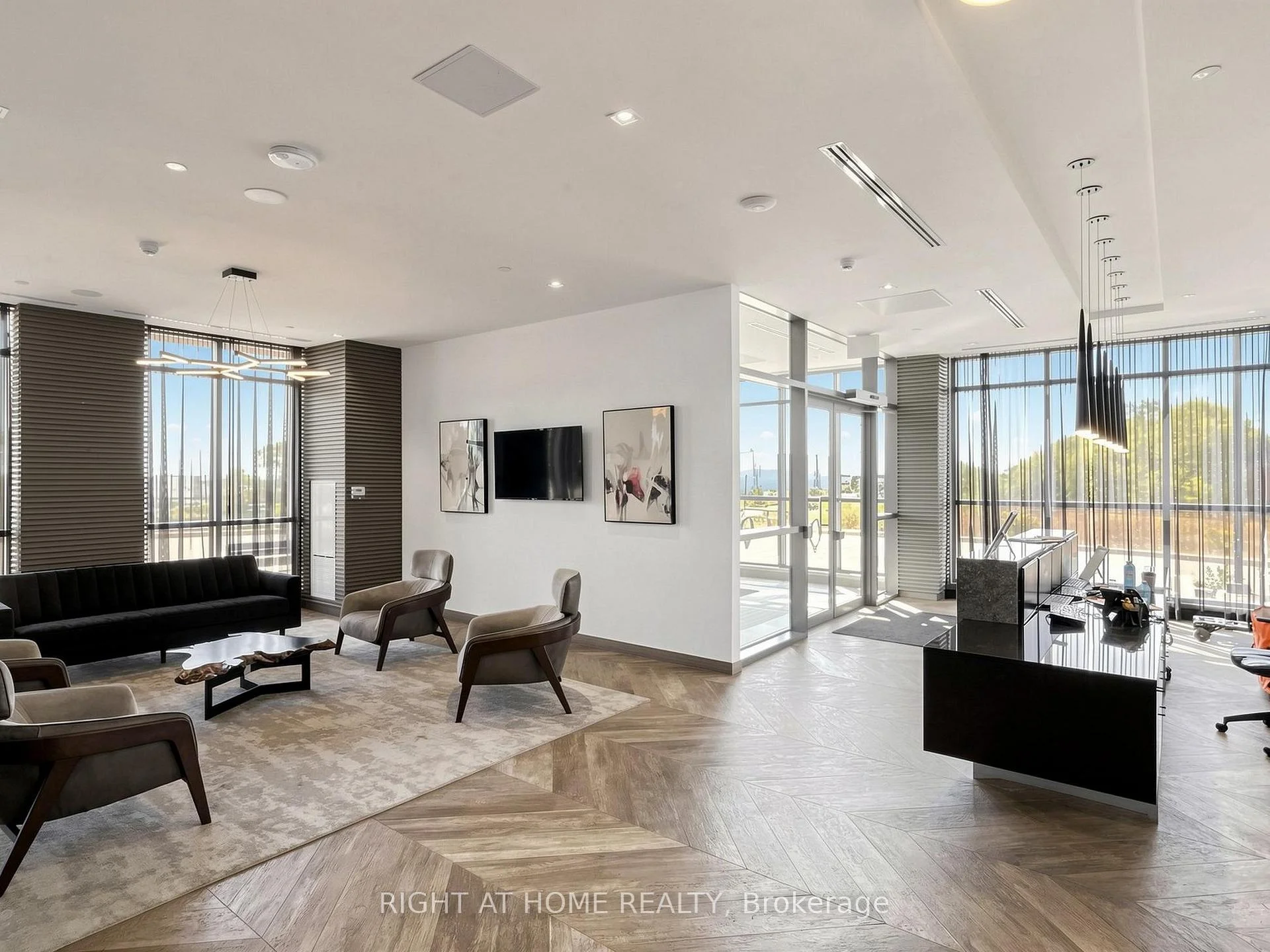 Photo 4 of Unit 607, 50 Thomas Riley Road, Etobicoke, Islington-City Centre West — HOMEH